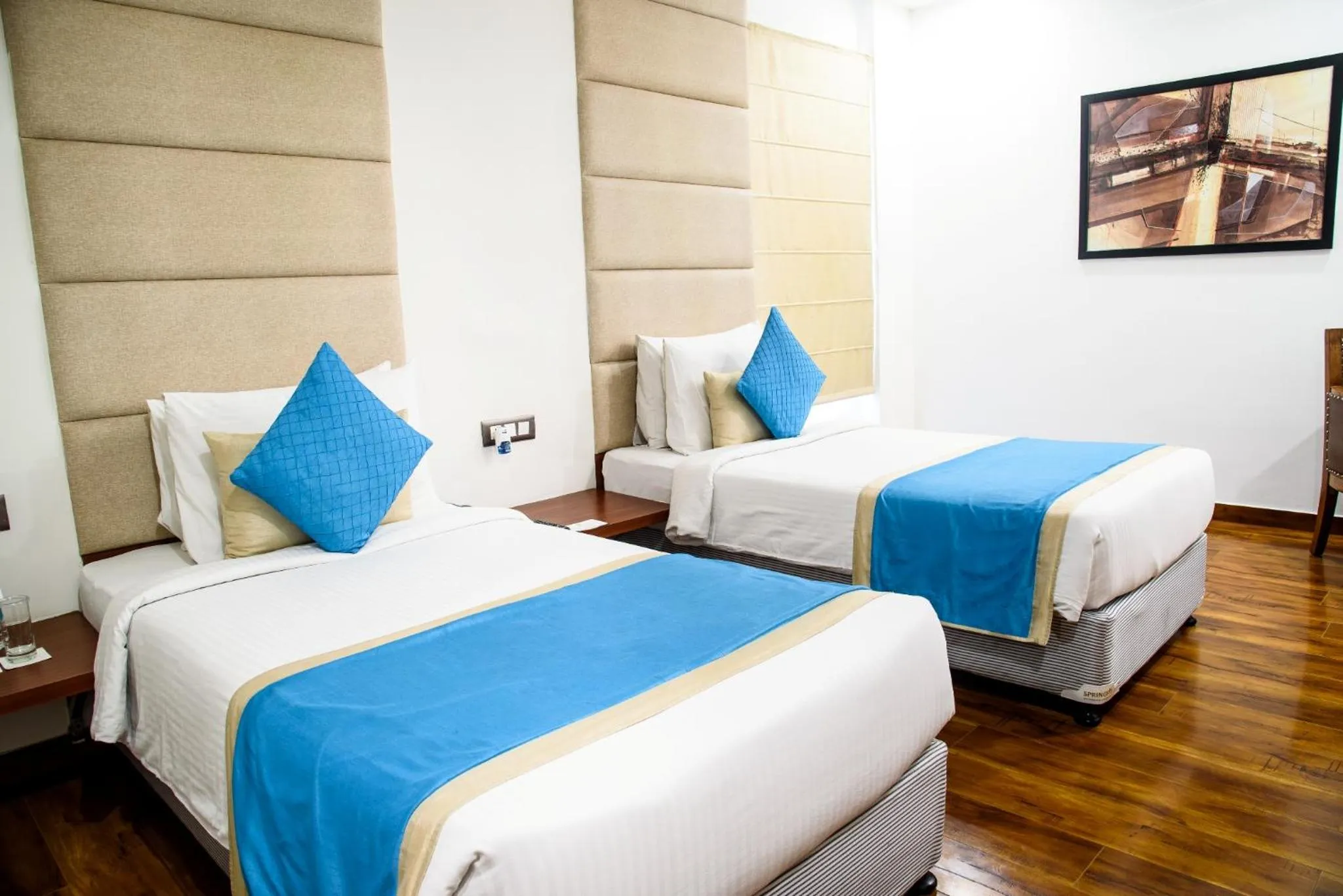 Twin Room in Hotel Ascent Biz