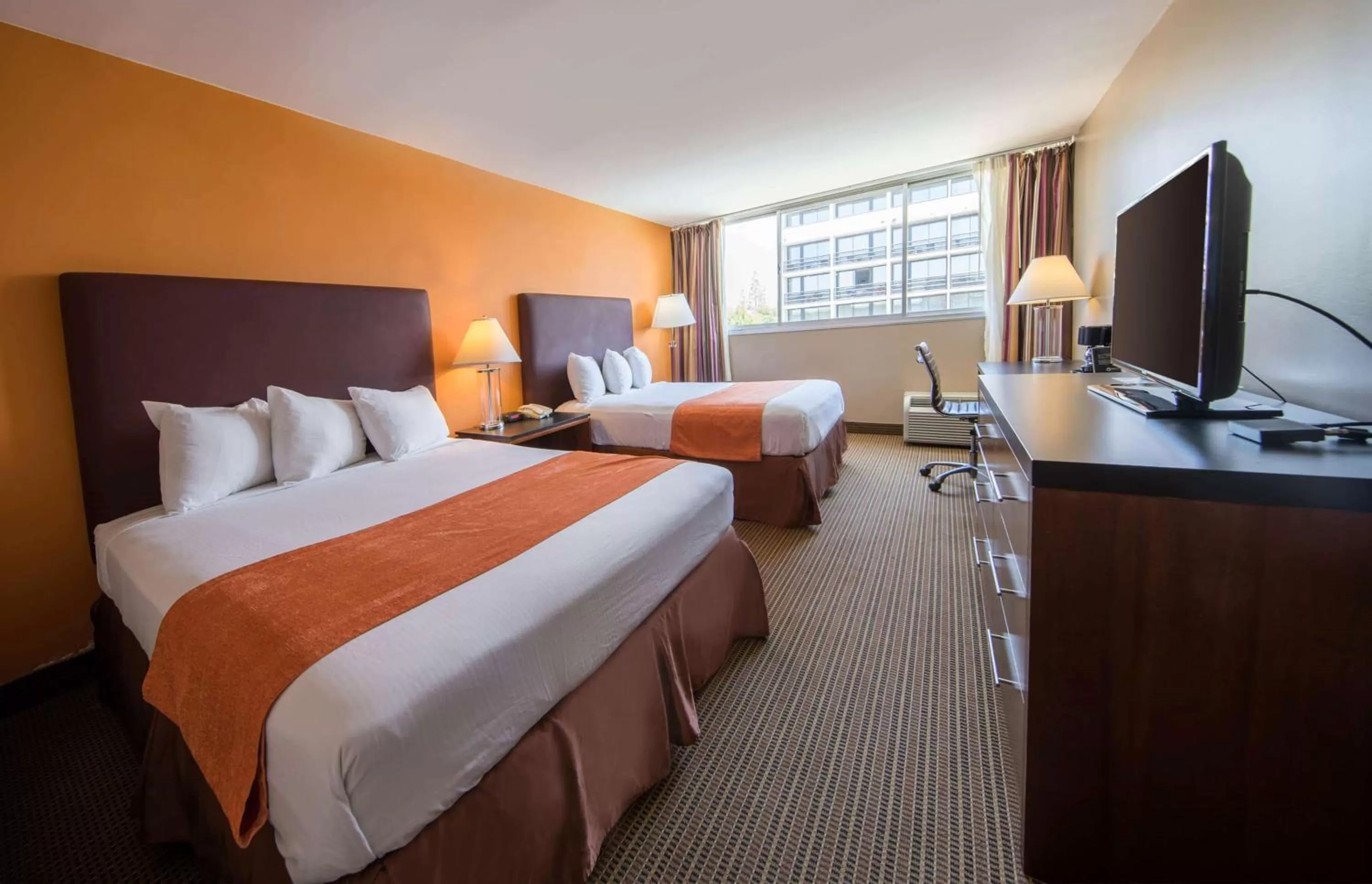 Double Room with Two Double Beds and Mobility/Hearing Impaired Access - Non-Smoking in Howard Johnson by Wyndham Fullerton/Anaheim Conference Cntr