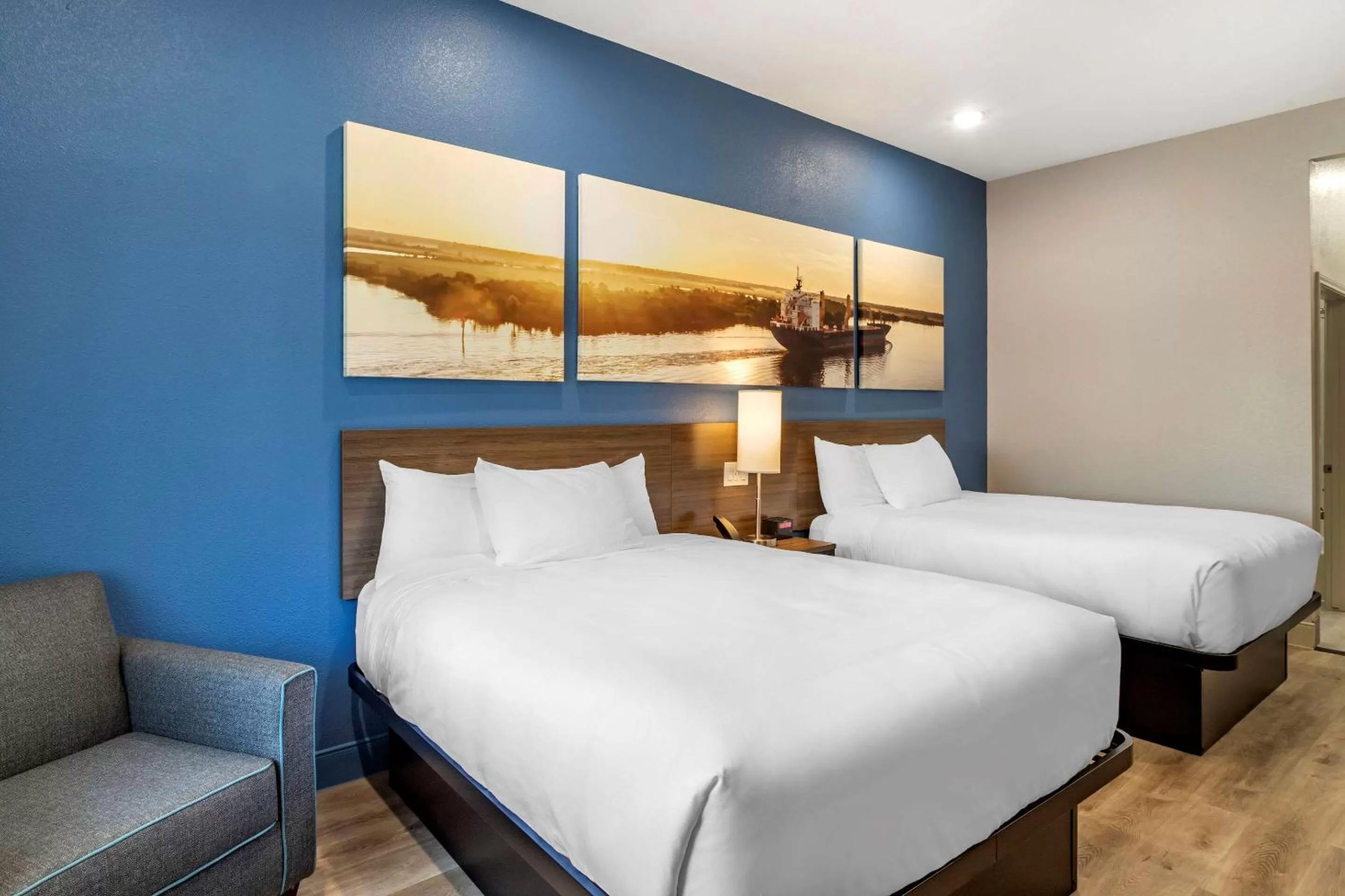 Standard Double Room with Three Double Beds - Non Smoking in Clarion Pointe Port Arthur-Beaumont South