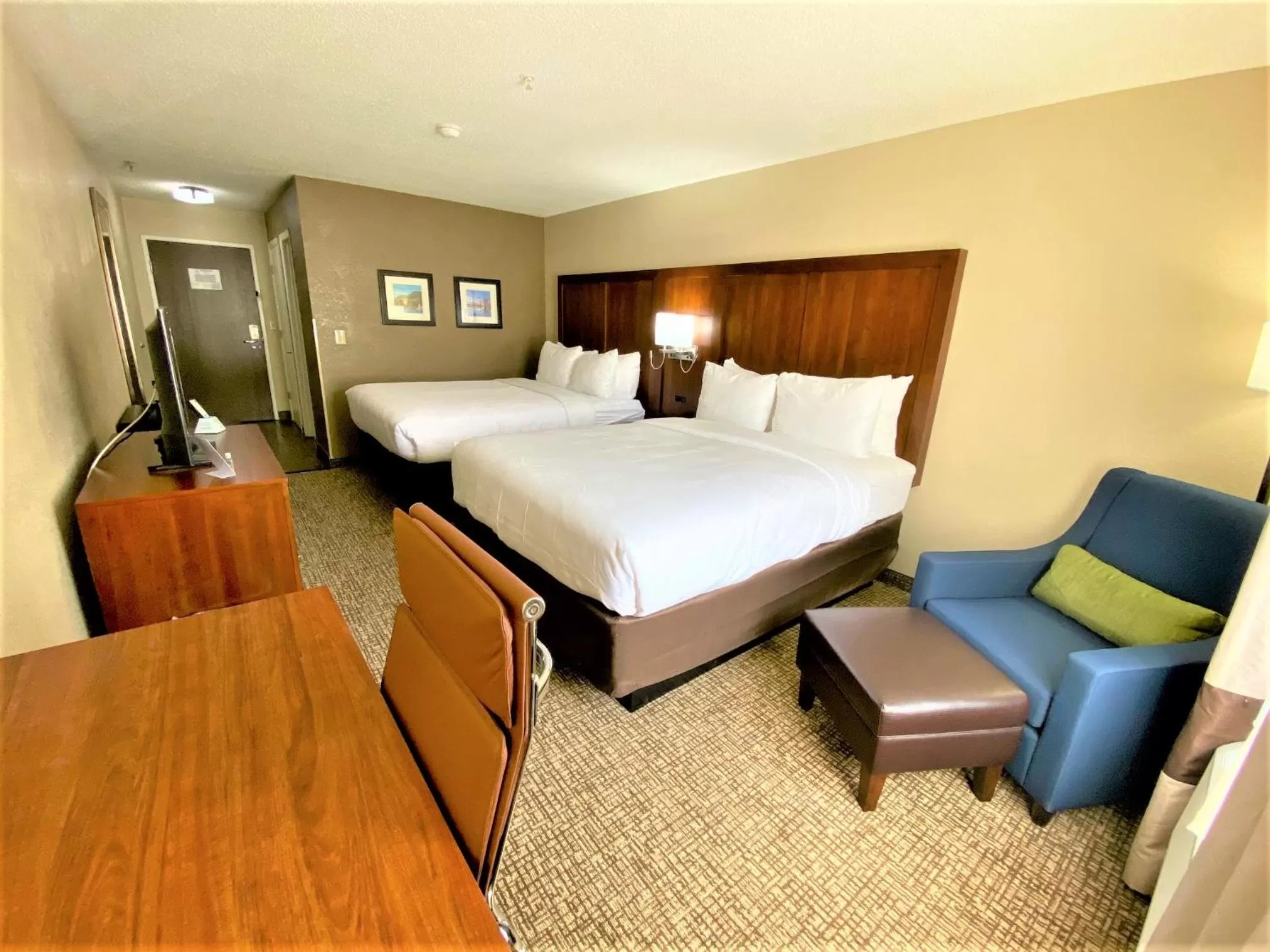 Queen Room with Two Queen Beds with Roll-In Shower - Accessible/Non Smoking in Comfort Inn Charleston South