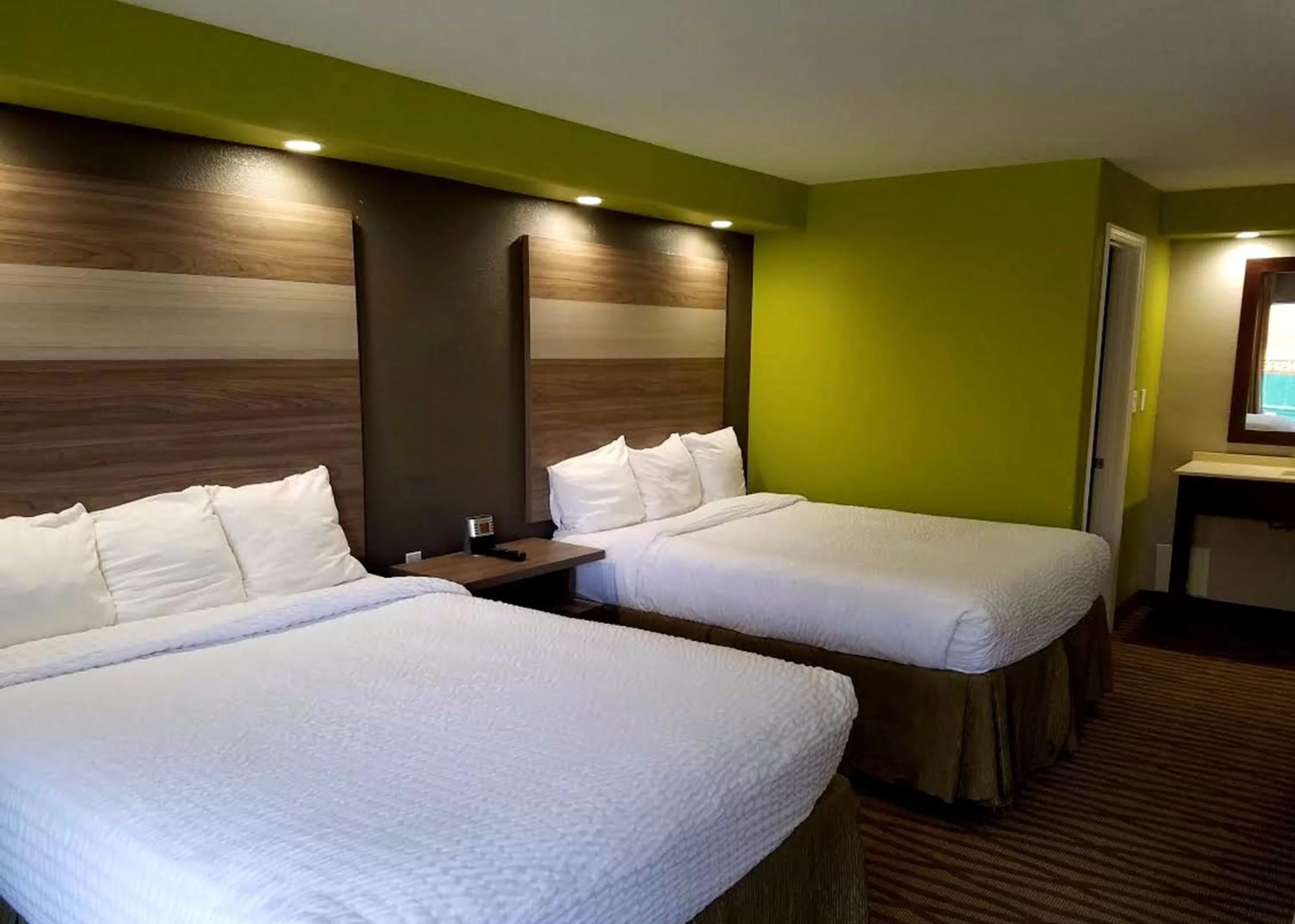 Deluxe Queen Room with Two Queen Beds - Non-Smoking in Seabreeze Inn - Fort Walton