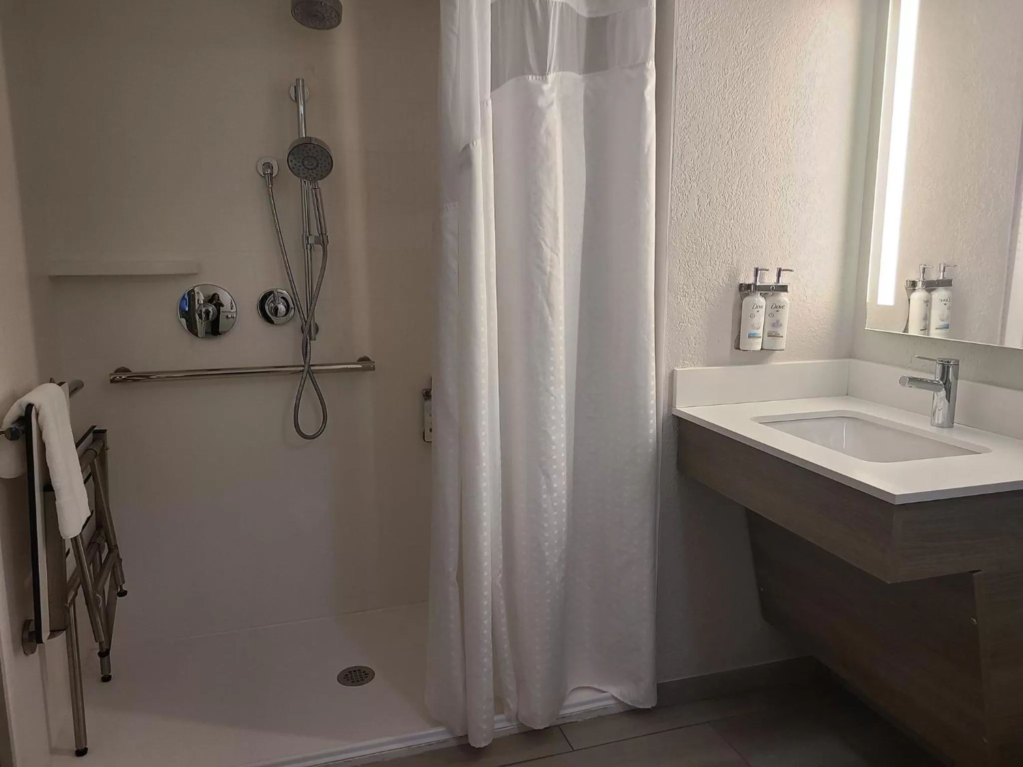 King Suite with Roll-In Shower - Disability Access/Non-Smoking in Holiday Inn Express Fort Lauderdale North - Executive Airport by IHG
