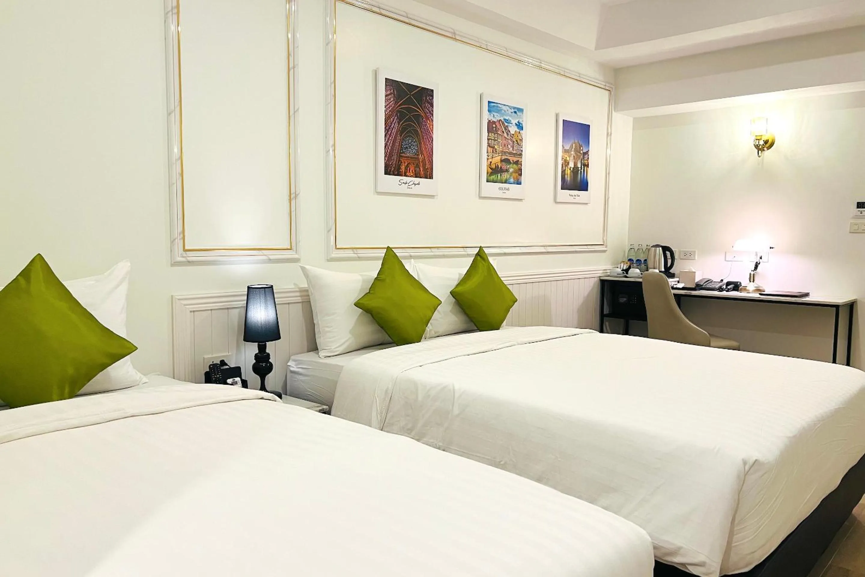 Deluxe Triple Room in Travelier Hostel