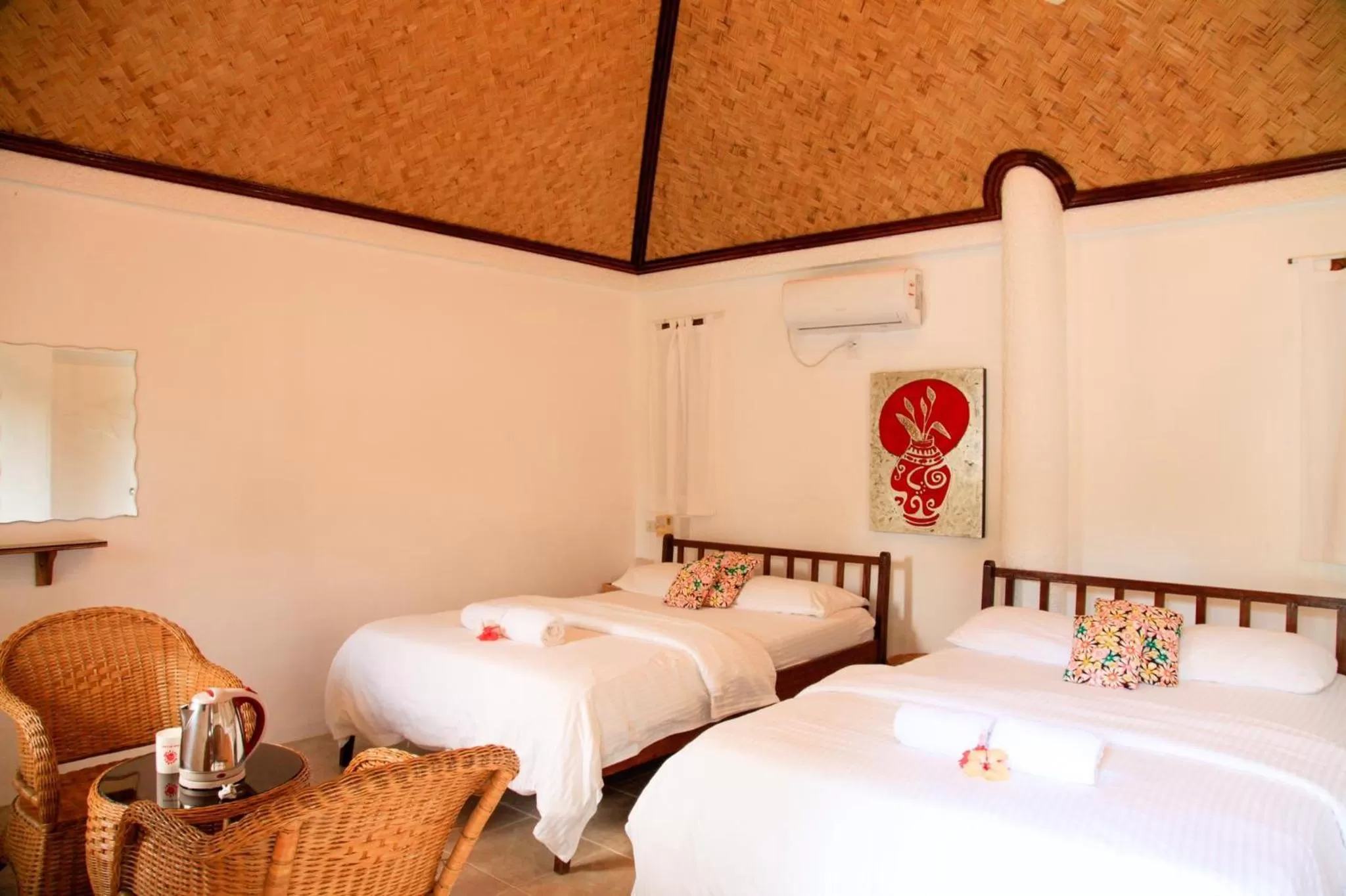 Superior Quadruple Room in Sunz en Coron Resort