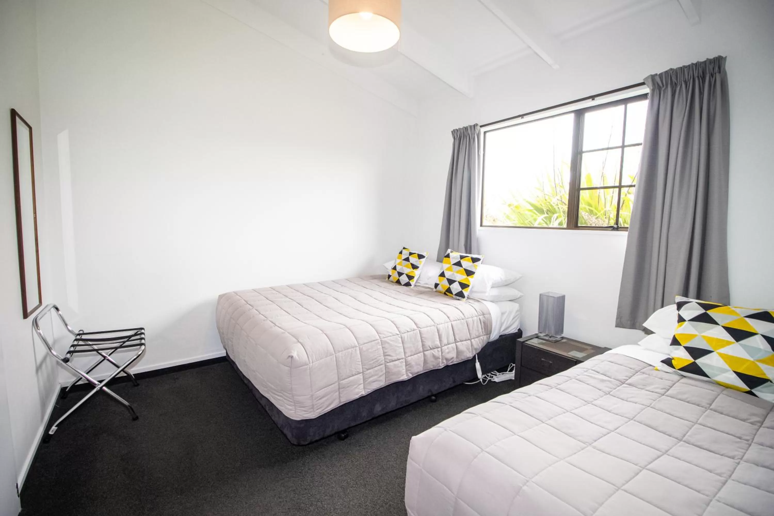 Family Apartment in Colonial Lodge Motel