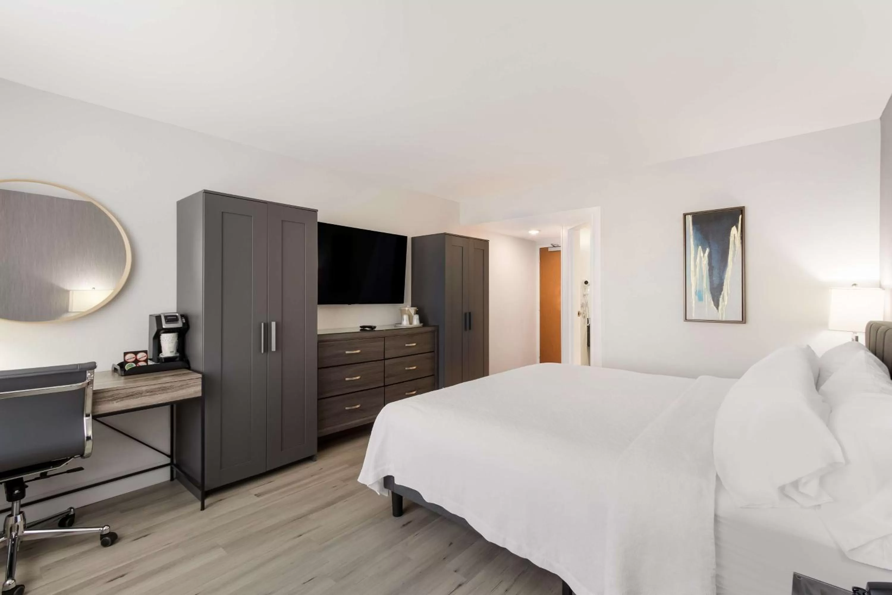 King Room with Roll-In Shower - Disability Access in SureStay Plus Hotel by Best Western Scottsdale North