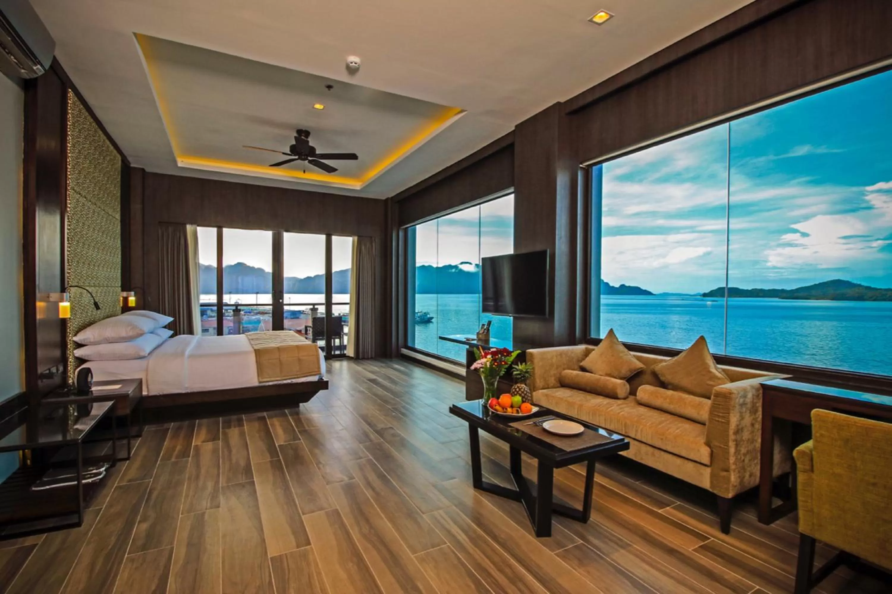 Panorama Suite in Two Seasons Coron Bayside Hotel