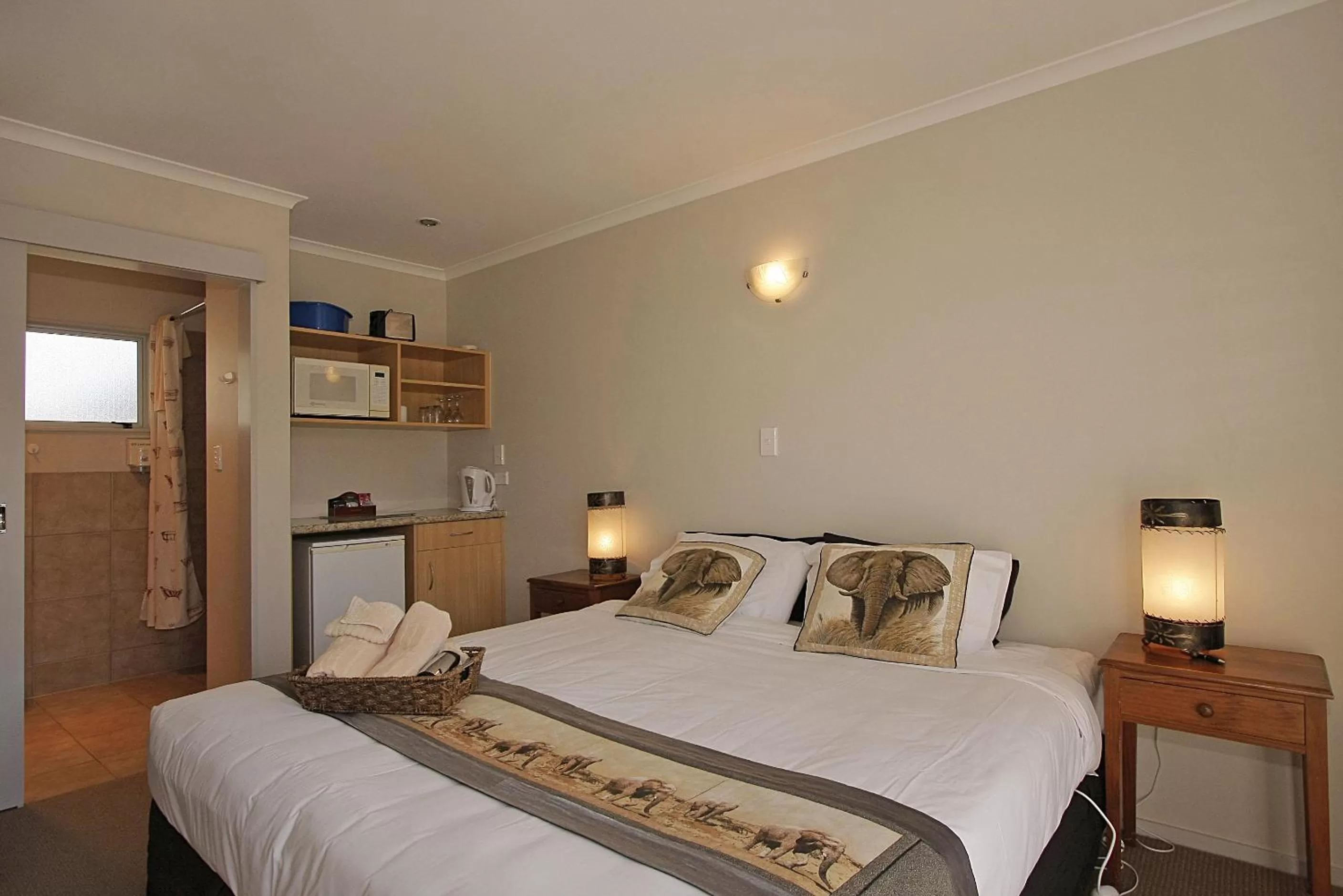 Deluxe Studio in Big Five Motel