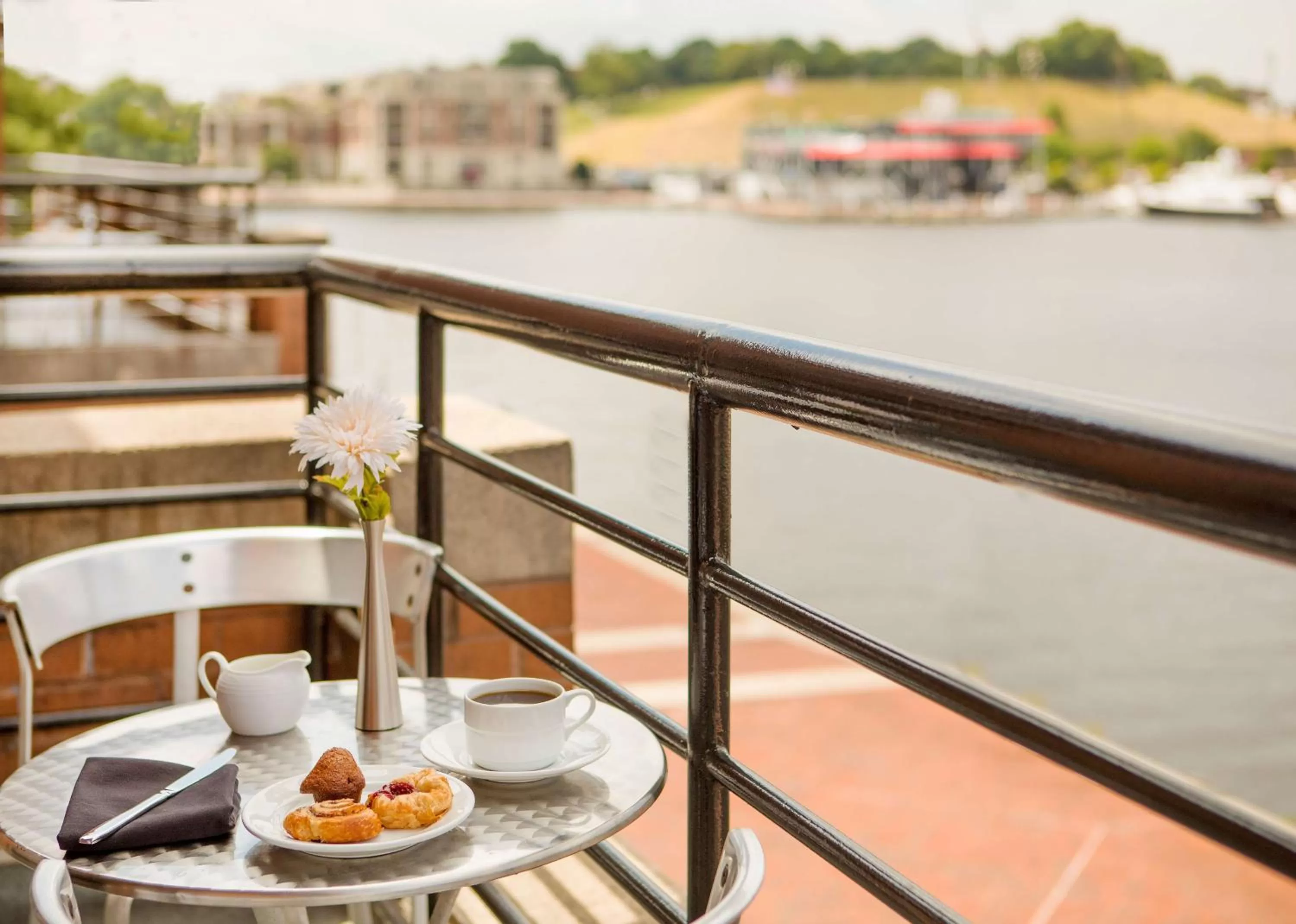 King Room with Balcony and Harbor View in Pier 5 Hotel Baltimore