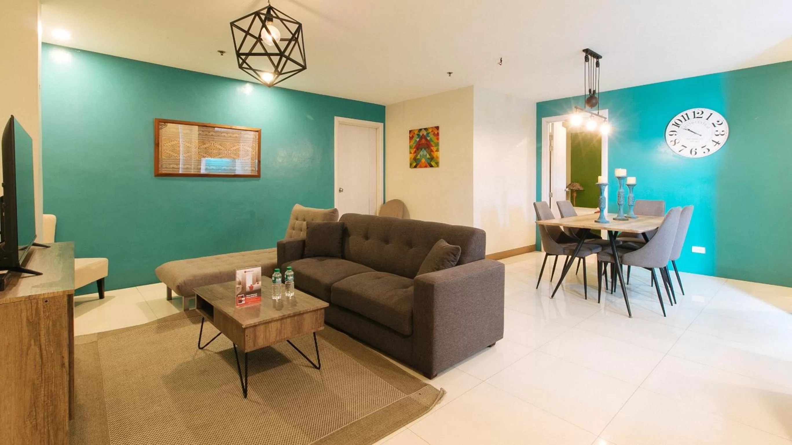 Executive Suite in RedDoorz Plus at Kamuning Quezon City