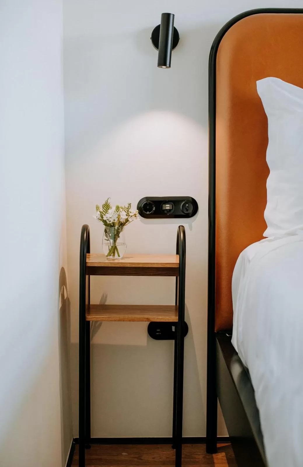 Cozy City View French Balcony in Exmo Hotel by Olivia