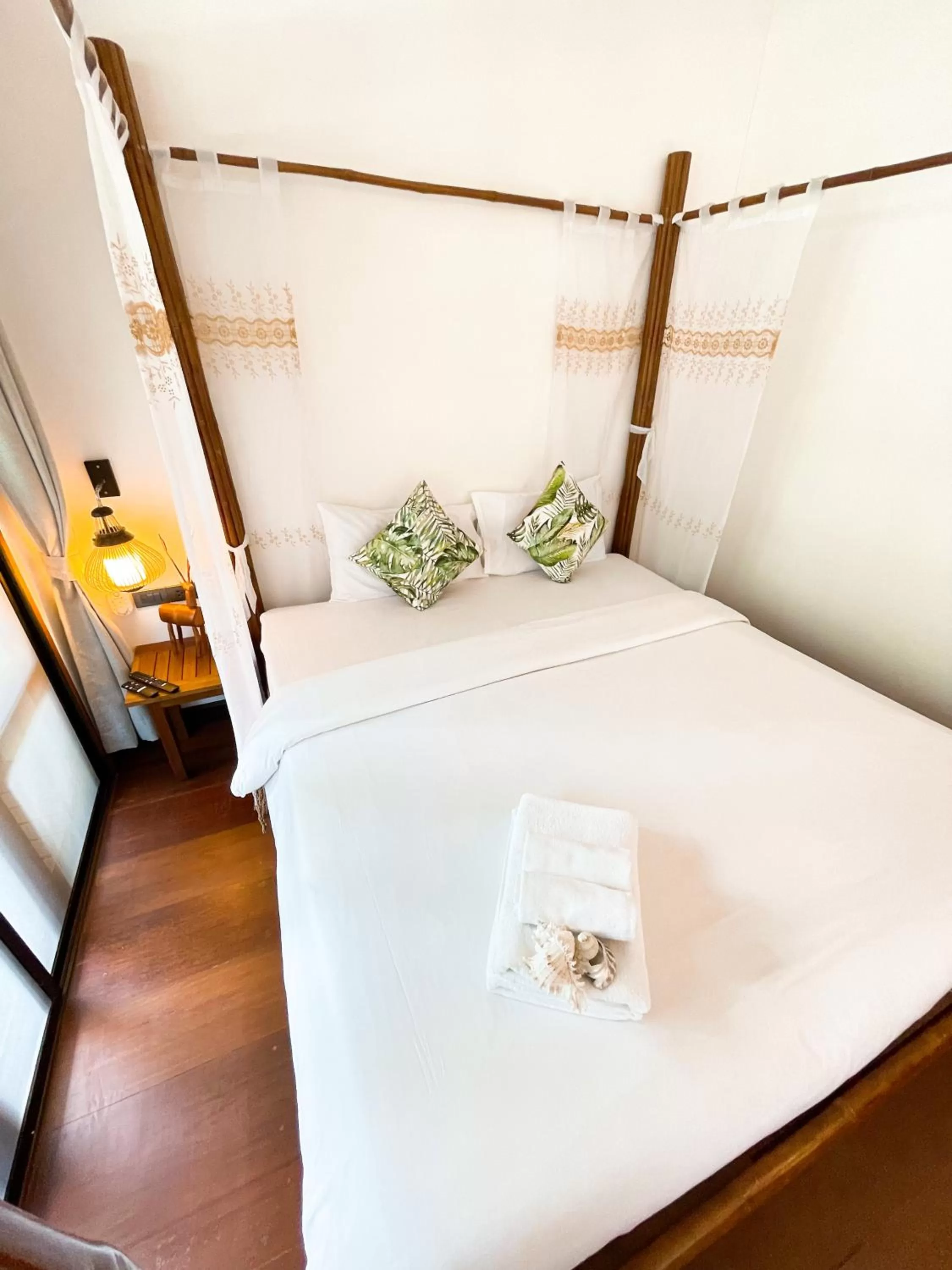 Queen Room with Balcony in À La Koh Kood Resort