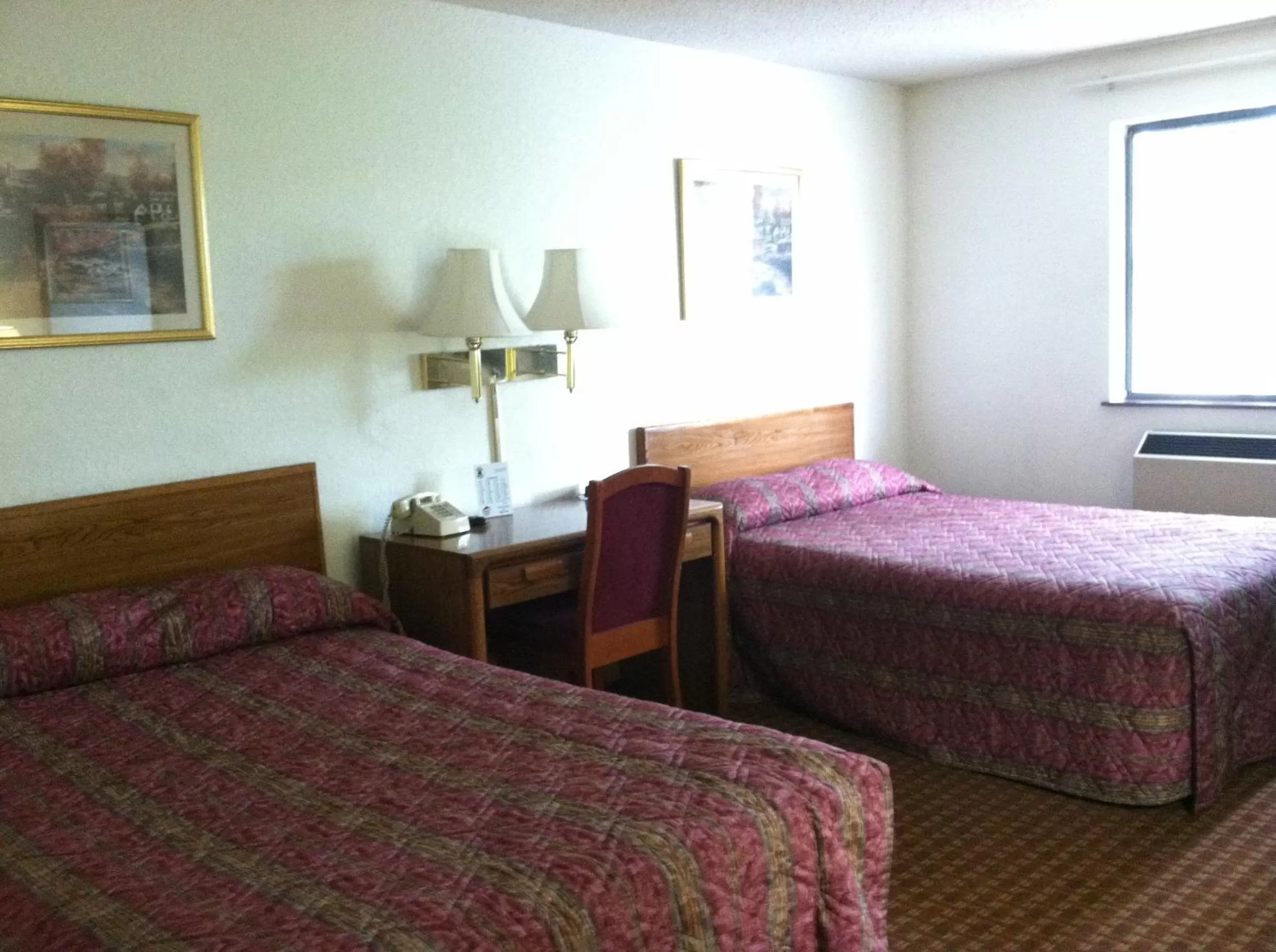 Double Room with Two Double Beds - Non-Smoking in Corning Inn