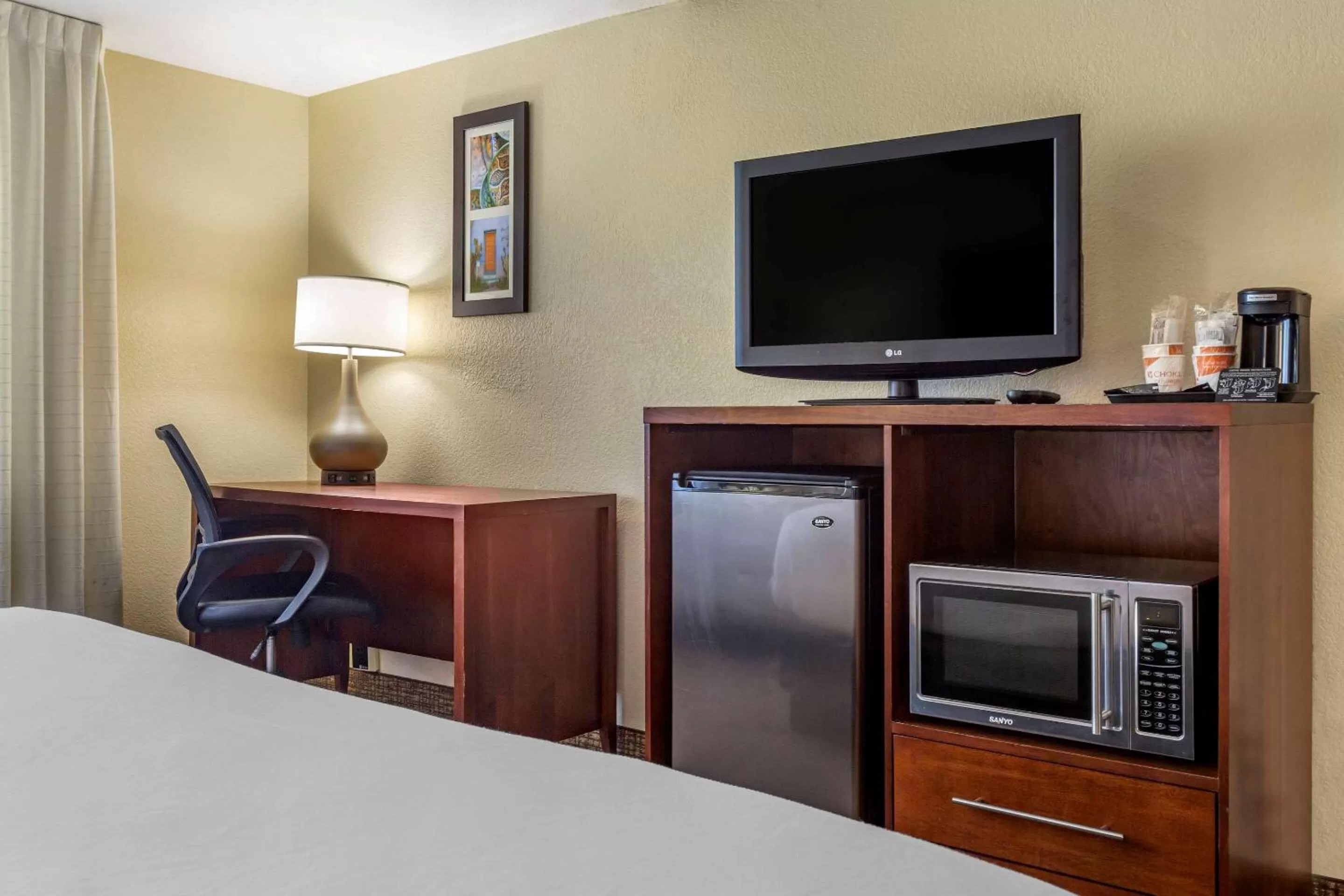 Queen Room with Two Queen Beds - Non Smoking in Comfort Inn & Suites Phoenix North - Deer Valley