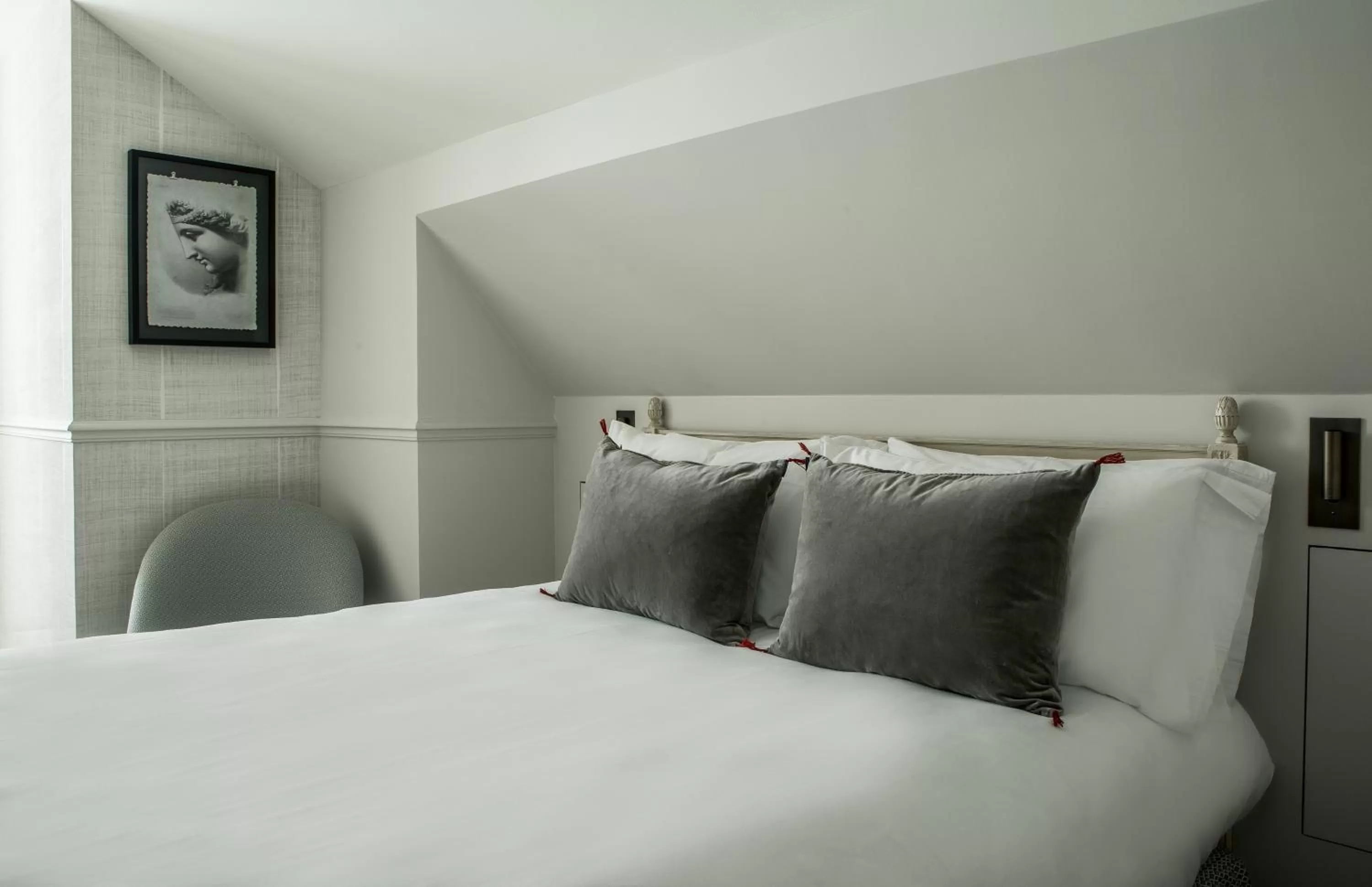 Superior Single Room in Charles V