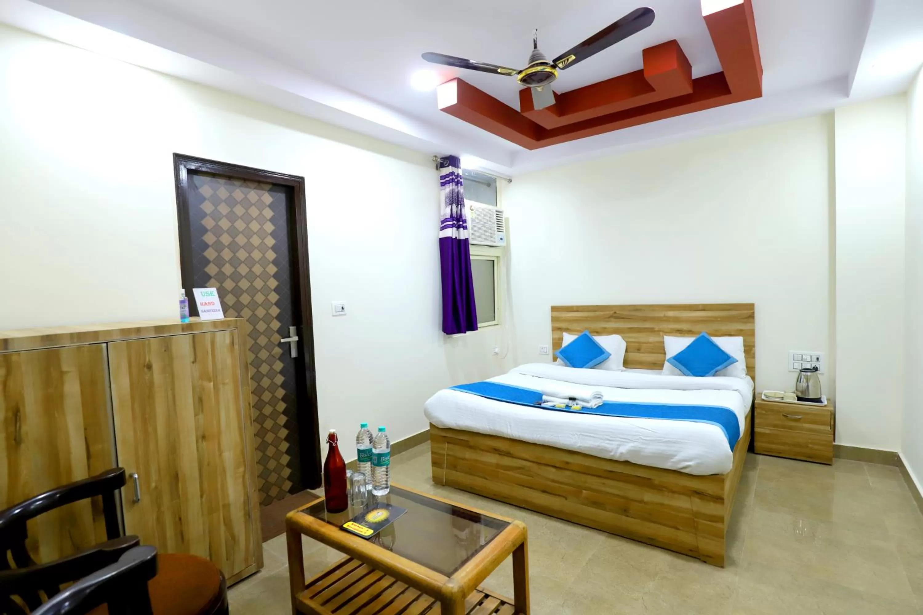 Budget Double Room in Perfectstayz Value Umra Grace - Near Haridwar Railway Station