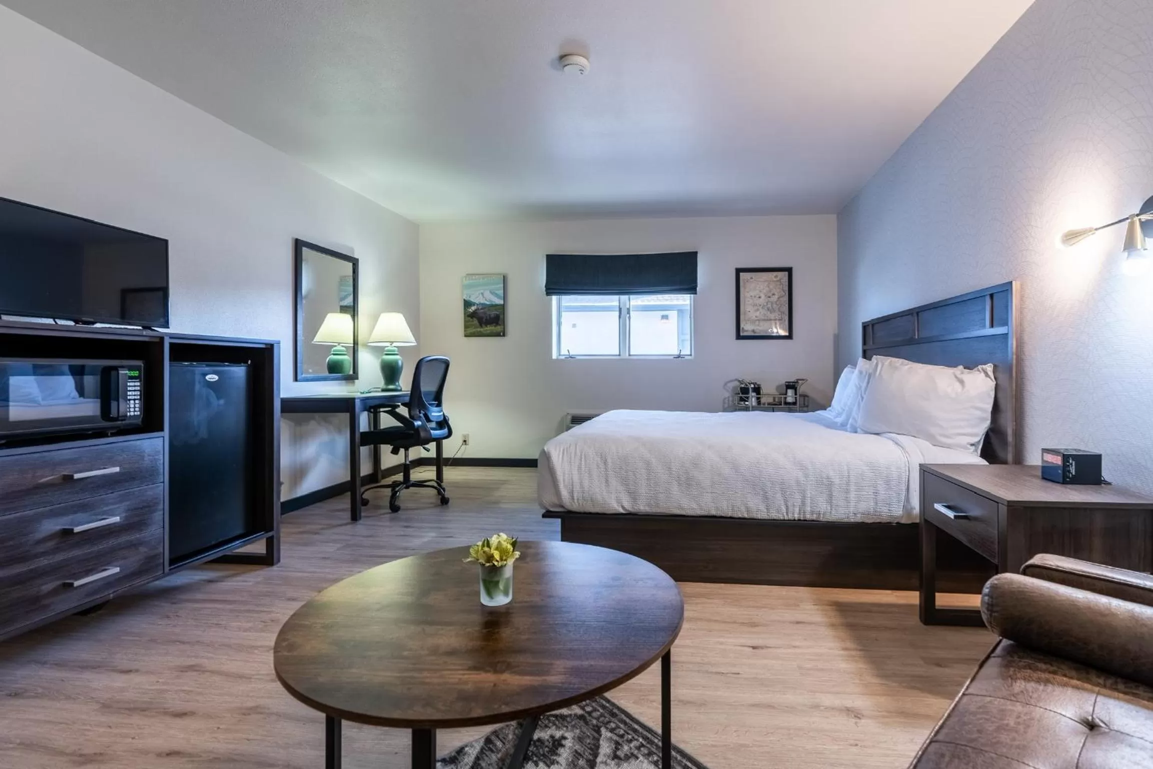 Deluxe King Suite in The Scout INN