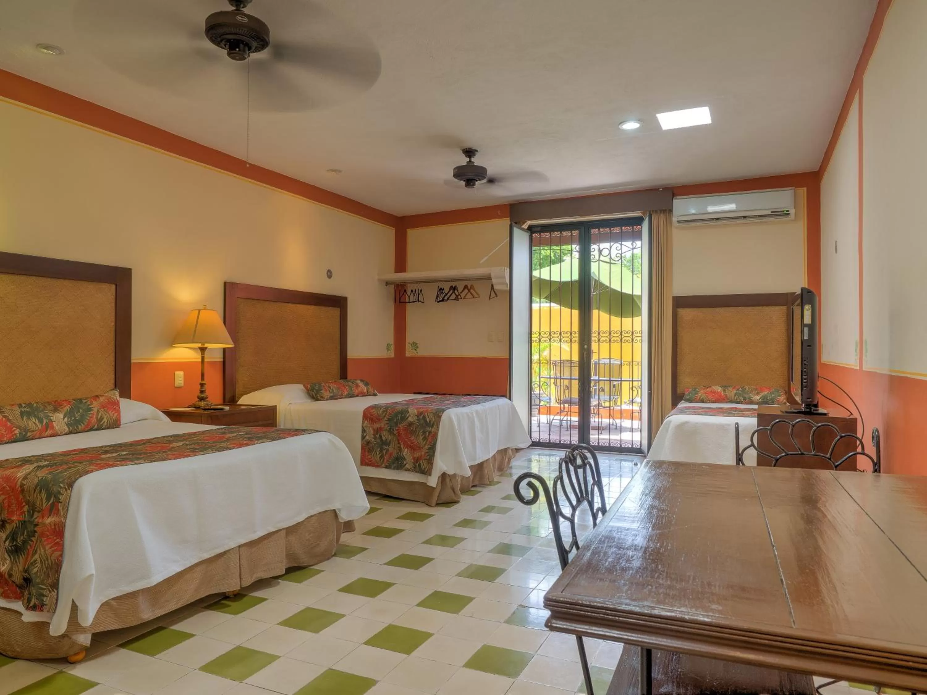 Deluxe Family Room in Hotel Luz en Yucatan