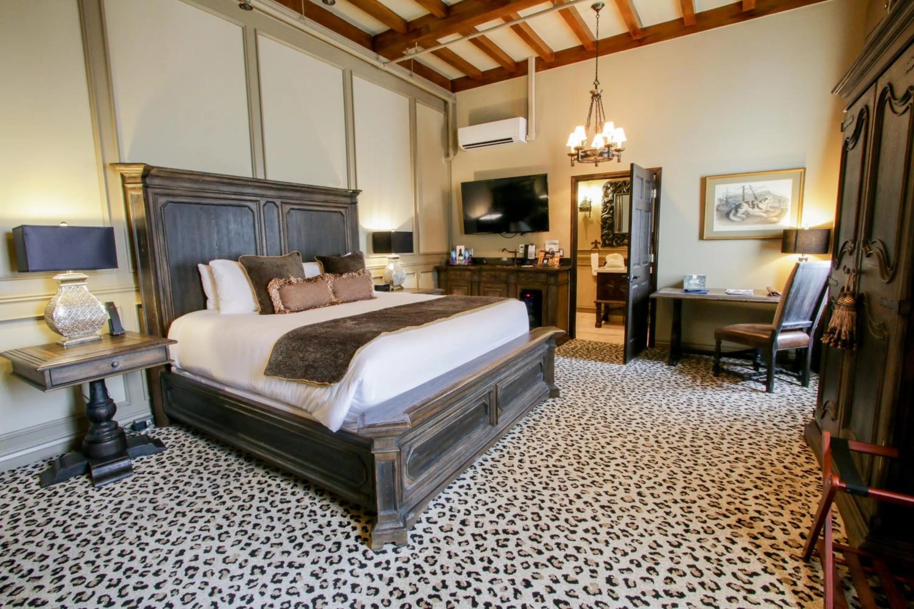 Estate Suite - single occupancy in The Detroit Club