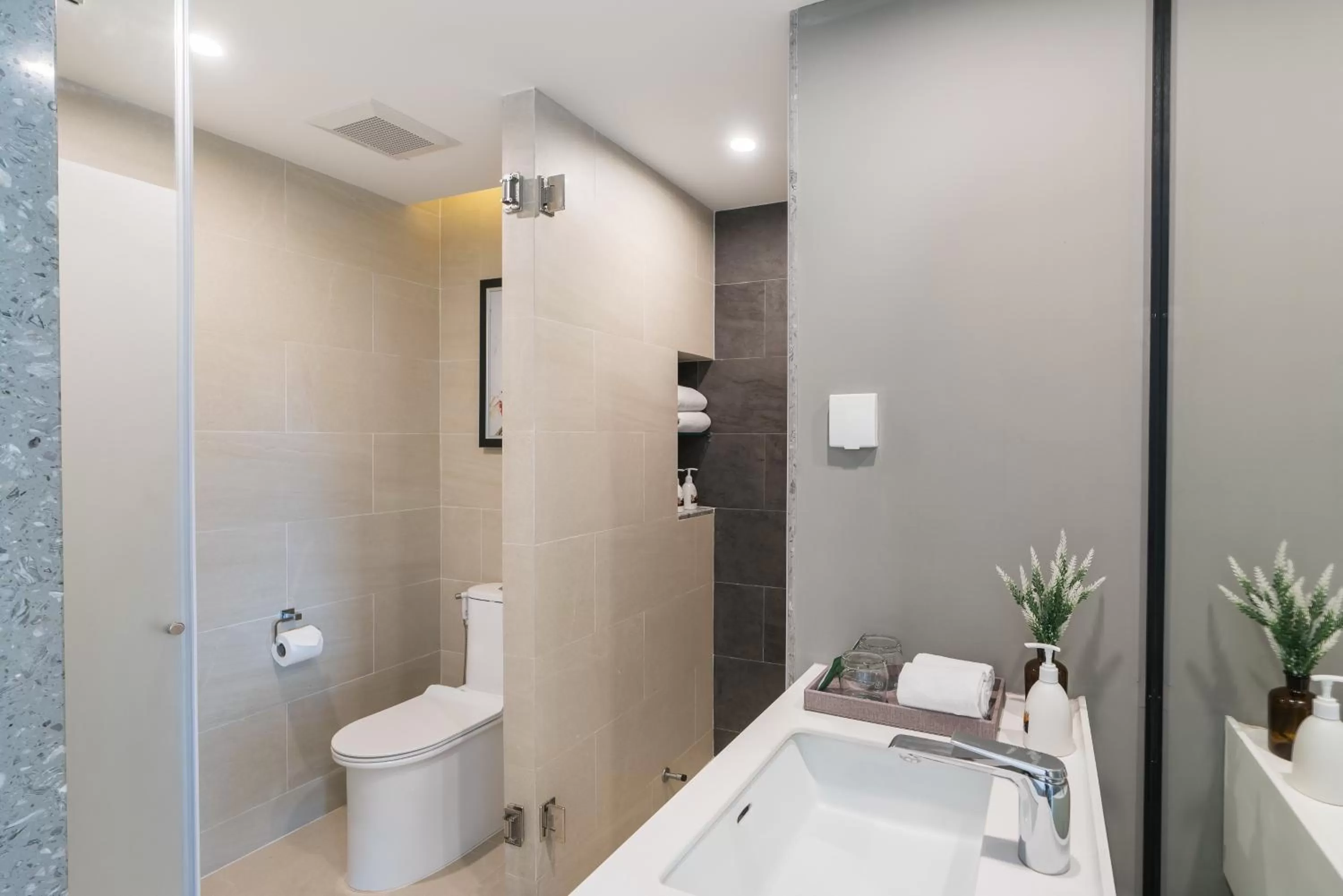 Deluxe Twin Room with Pool View in Hotel Amber Pattaya