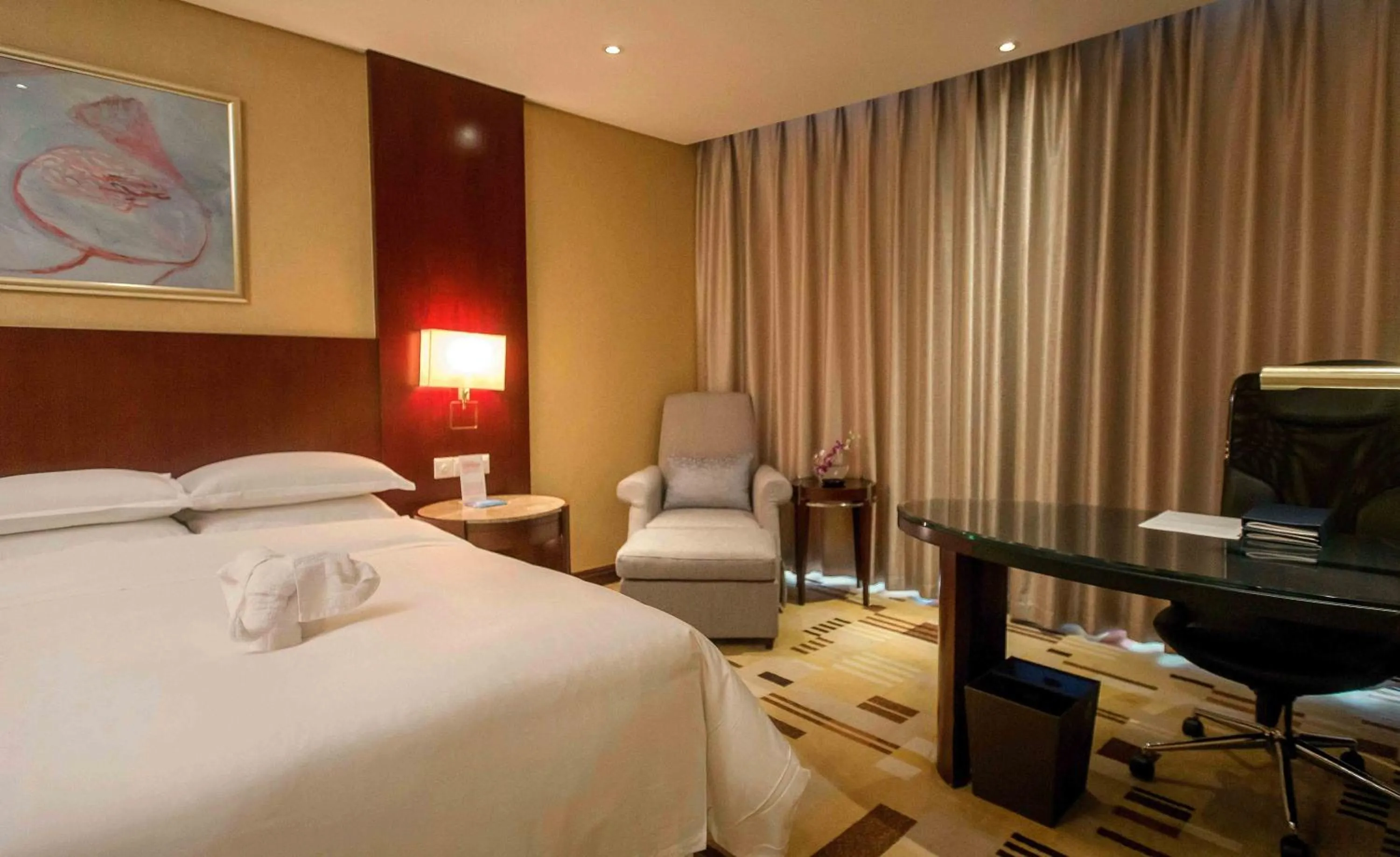 Deluxe King, Guest room, 1 King, City view in Sheraton Guiyang Hotel