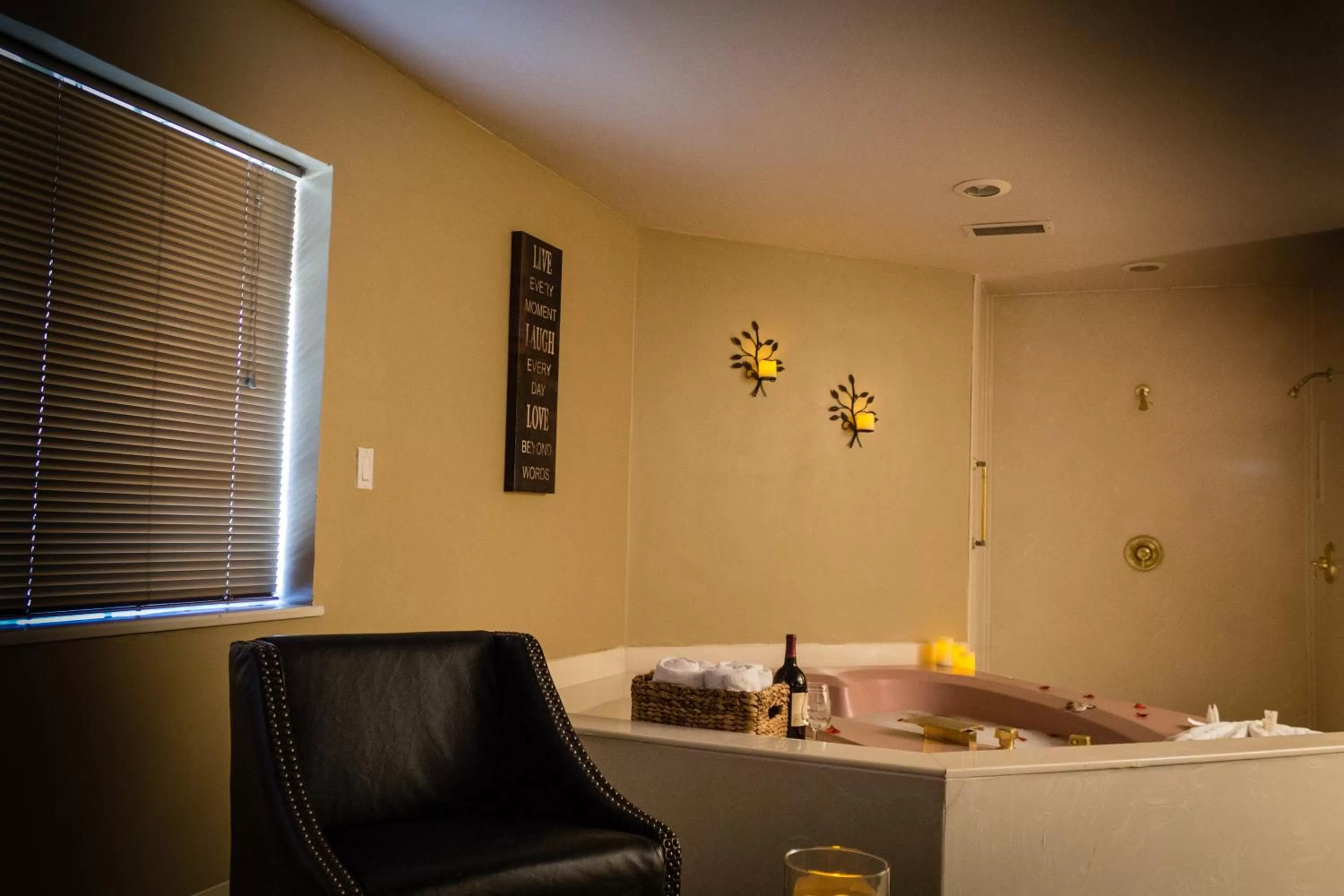 King Suite with Fireplace in Postmarc Hotel and Spa Suites