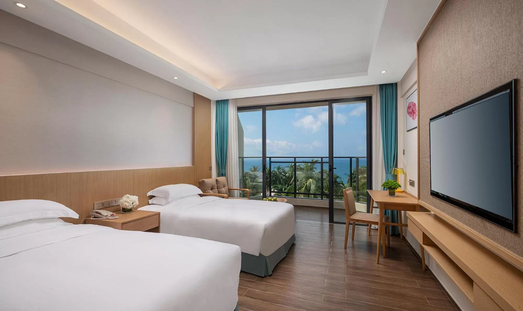 Deluxe Sea View Twin Room in Sanya South China Hotel