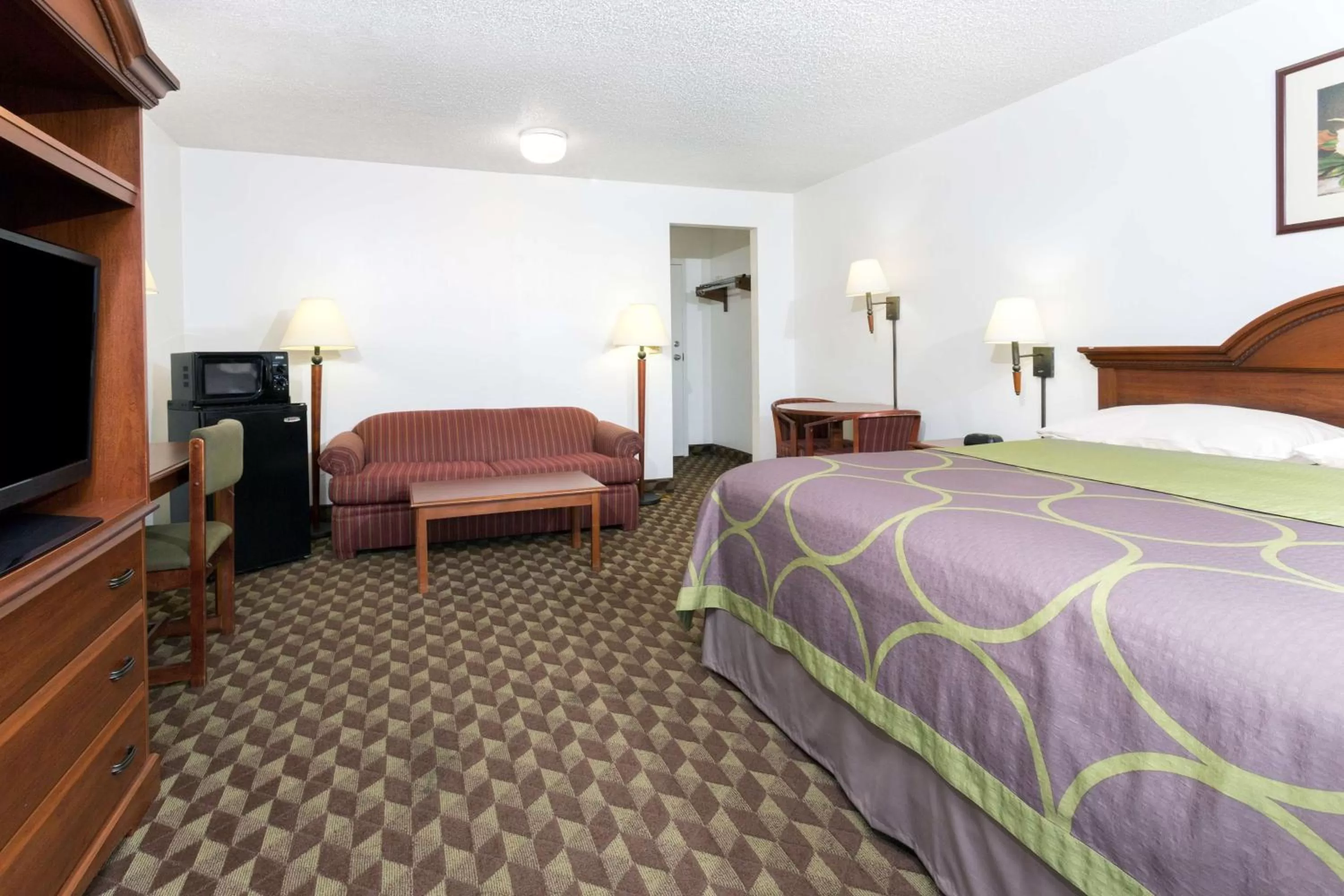 King Studio Suite - Non-Smoking in Super 8 by Wyndham Riviera Beach West Palm Beach