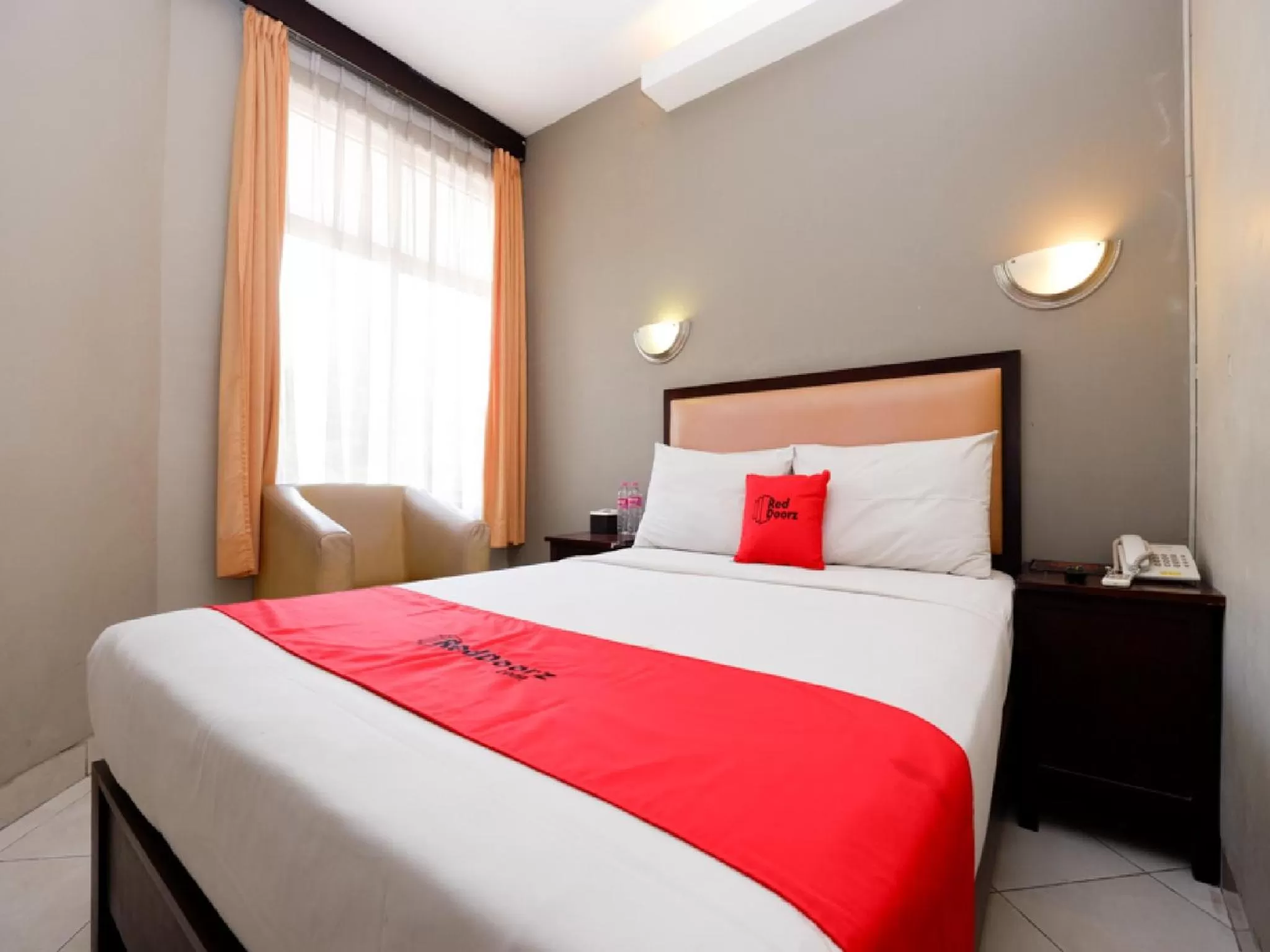 Double Room in RedDoorz Plus @ Singosari Raya