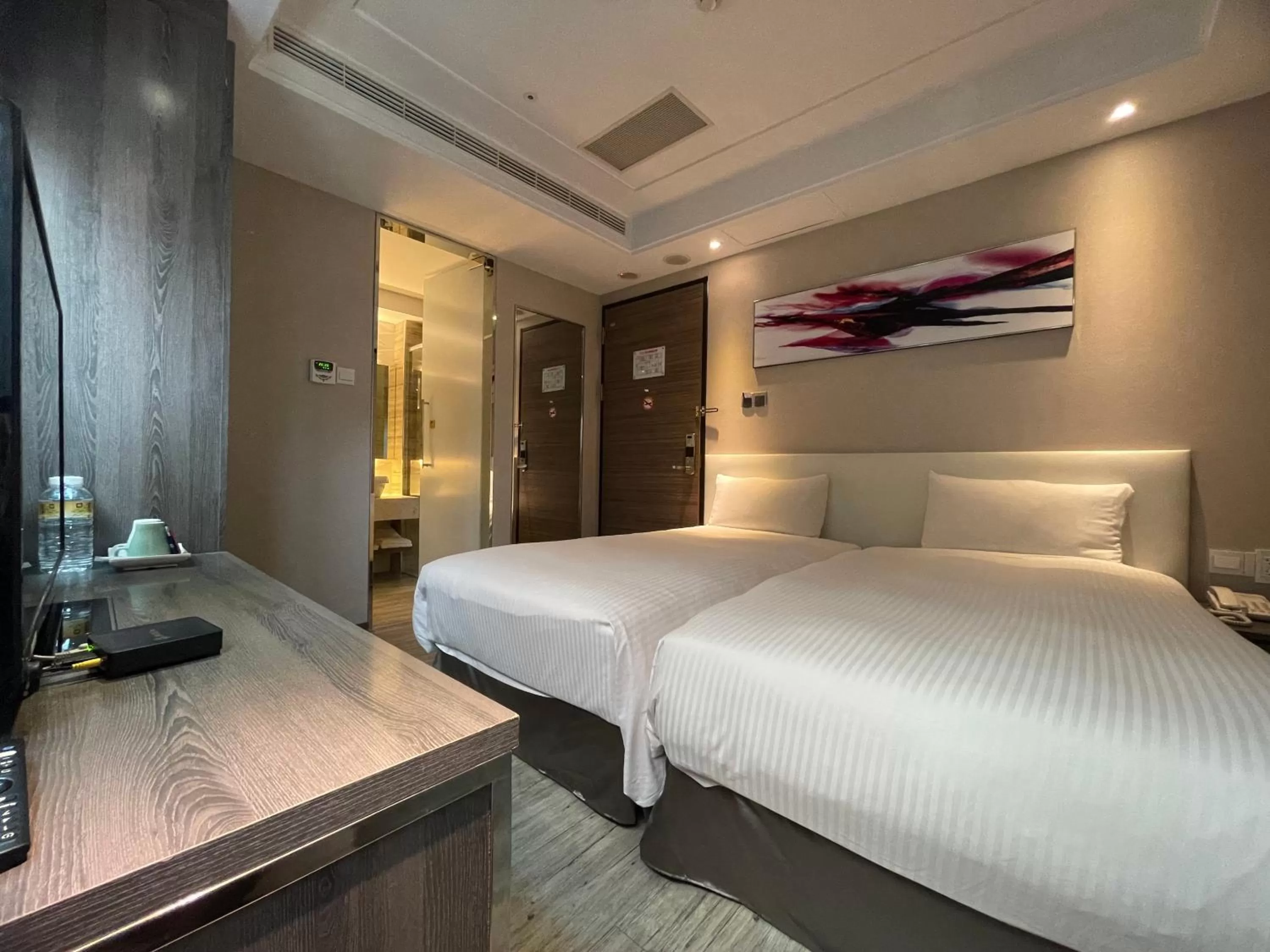 Standard Twin Room in Royal Fine Hotel