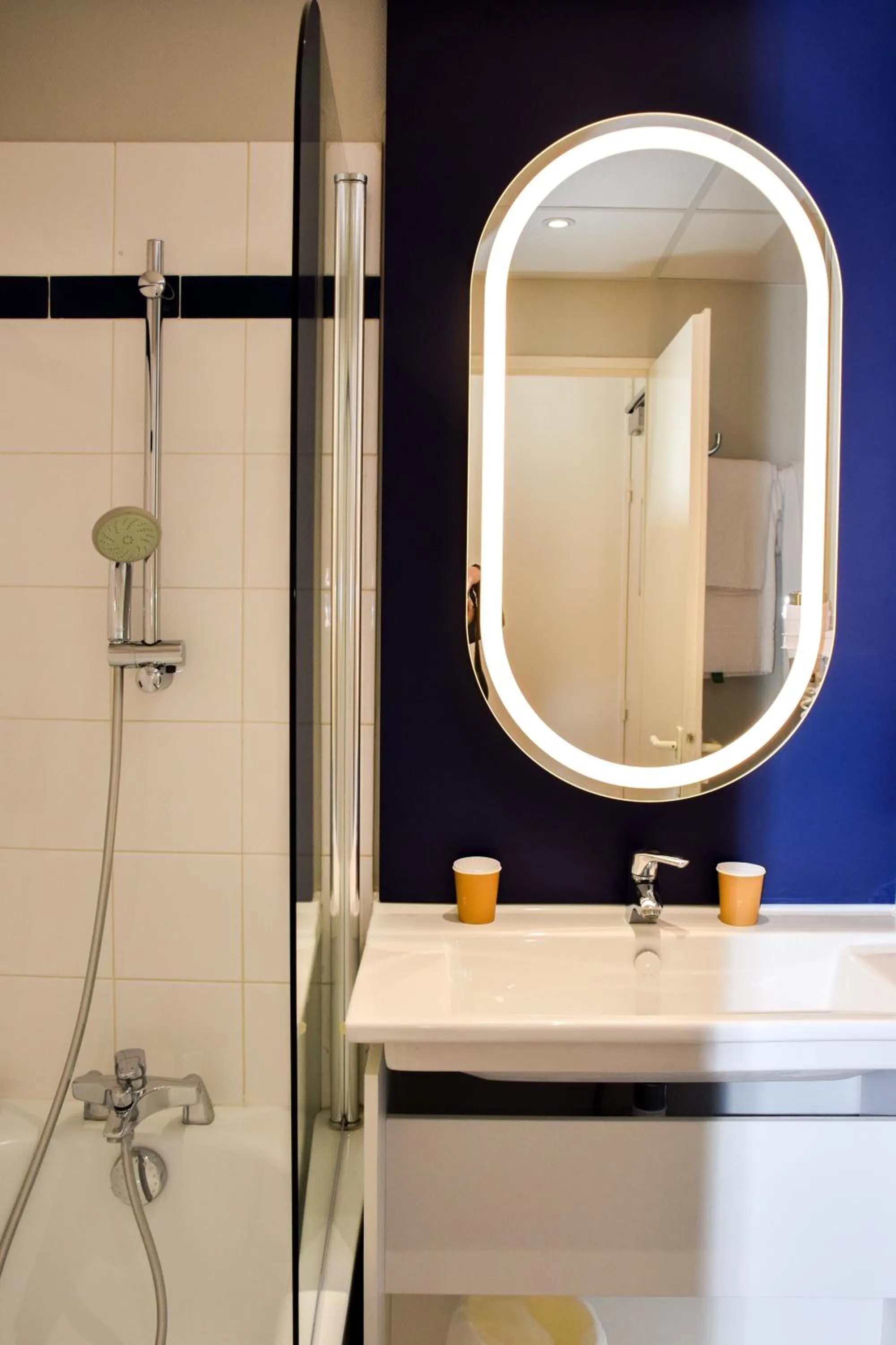 Standard Room with One Double Bed and One Single Bed in ibis Rodez Centre