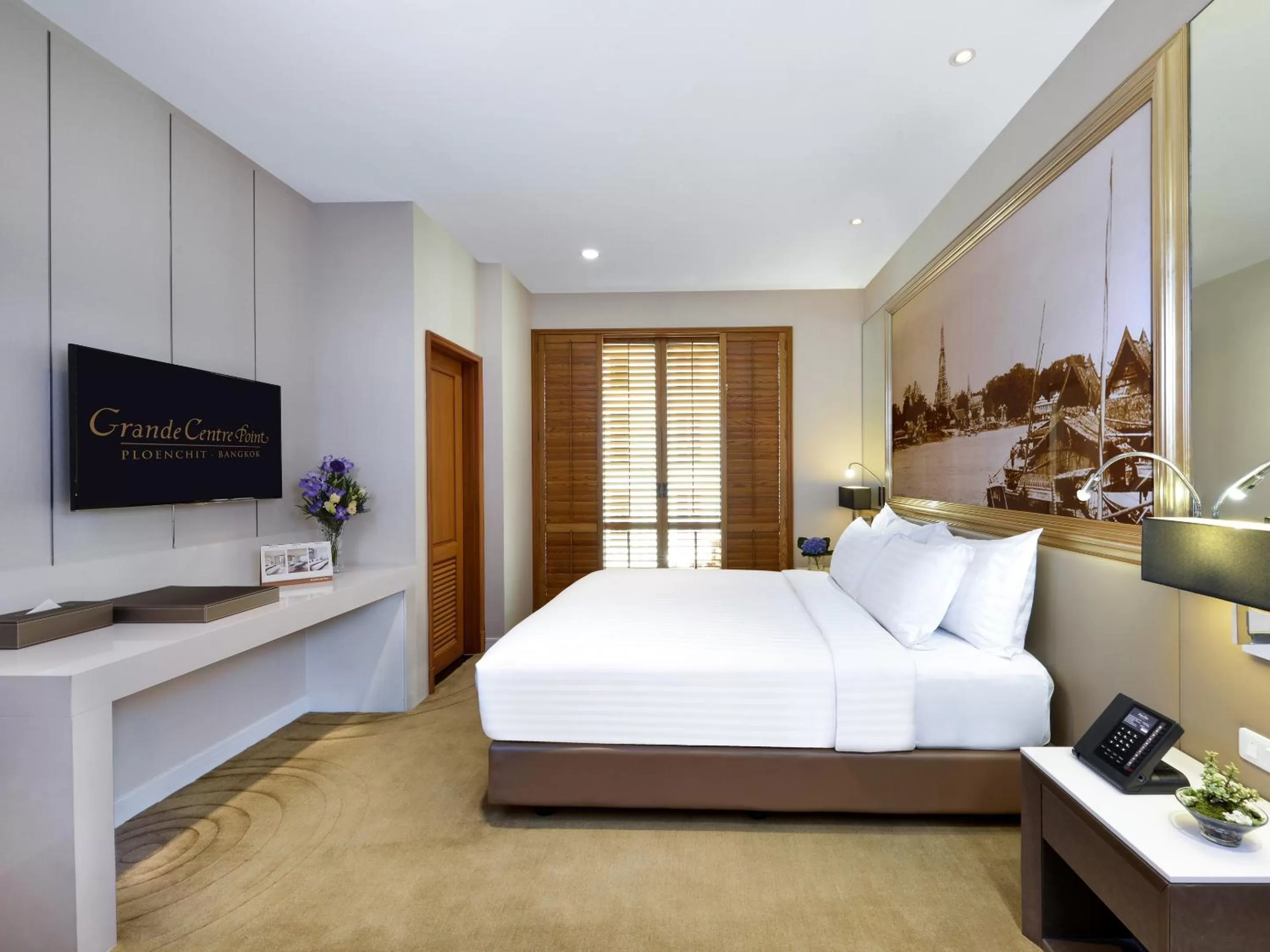 Junior Balcony Suite  in Grande Centre Point Ploenchit