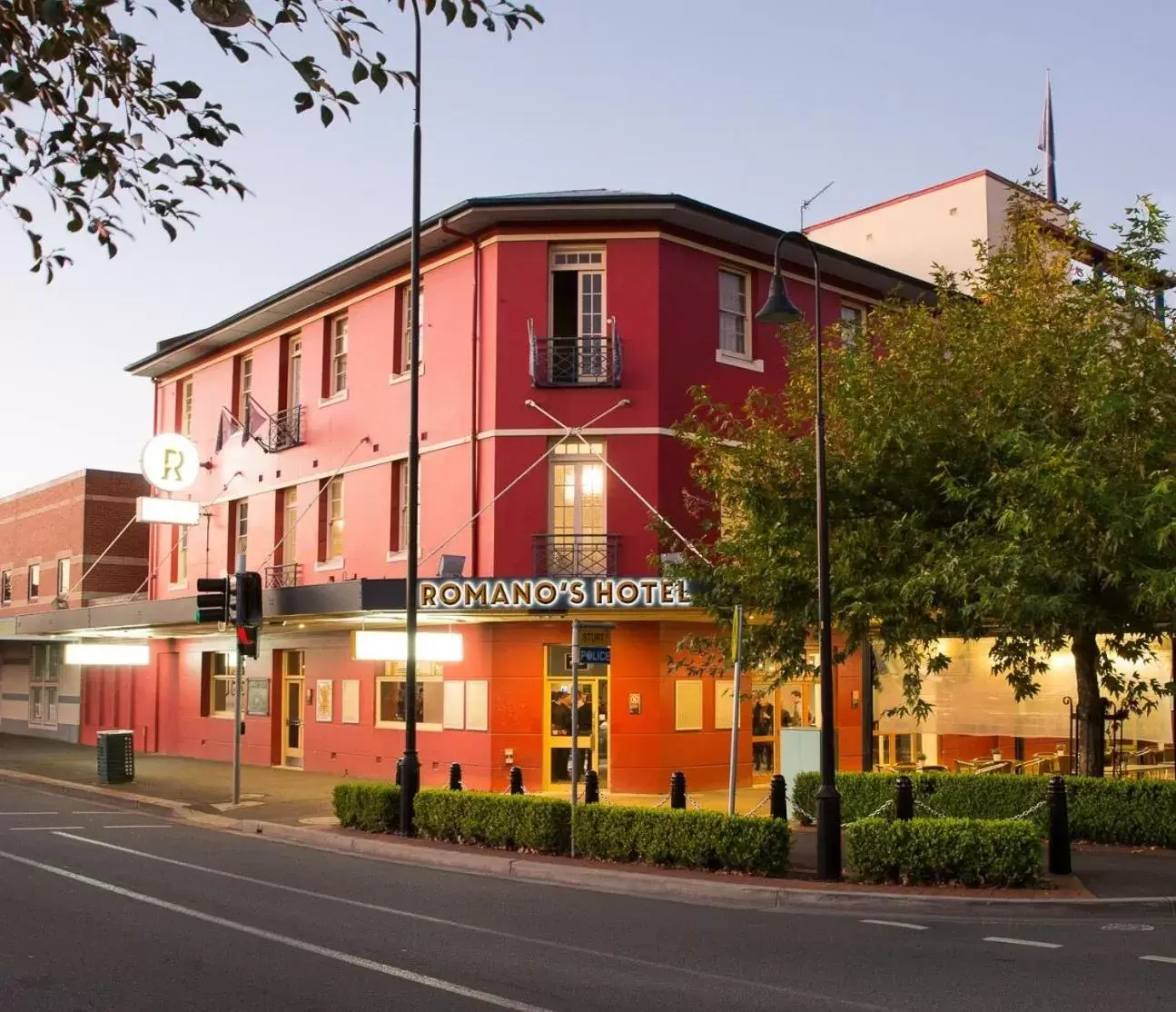 Romano's Hotel & Suites Wagga Wagga Romano's Hotel & Suites Wagga Wagga