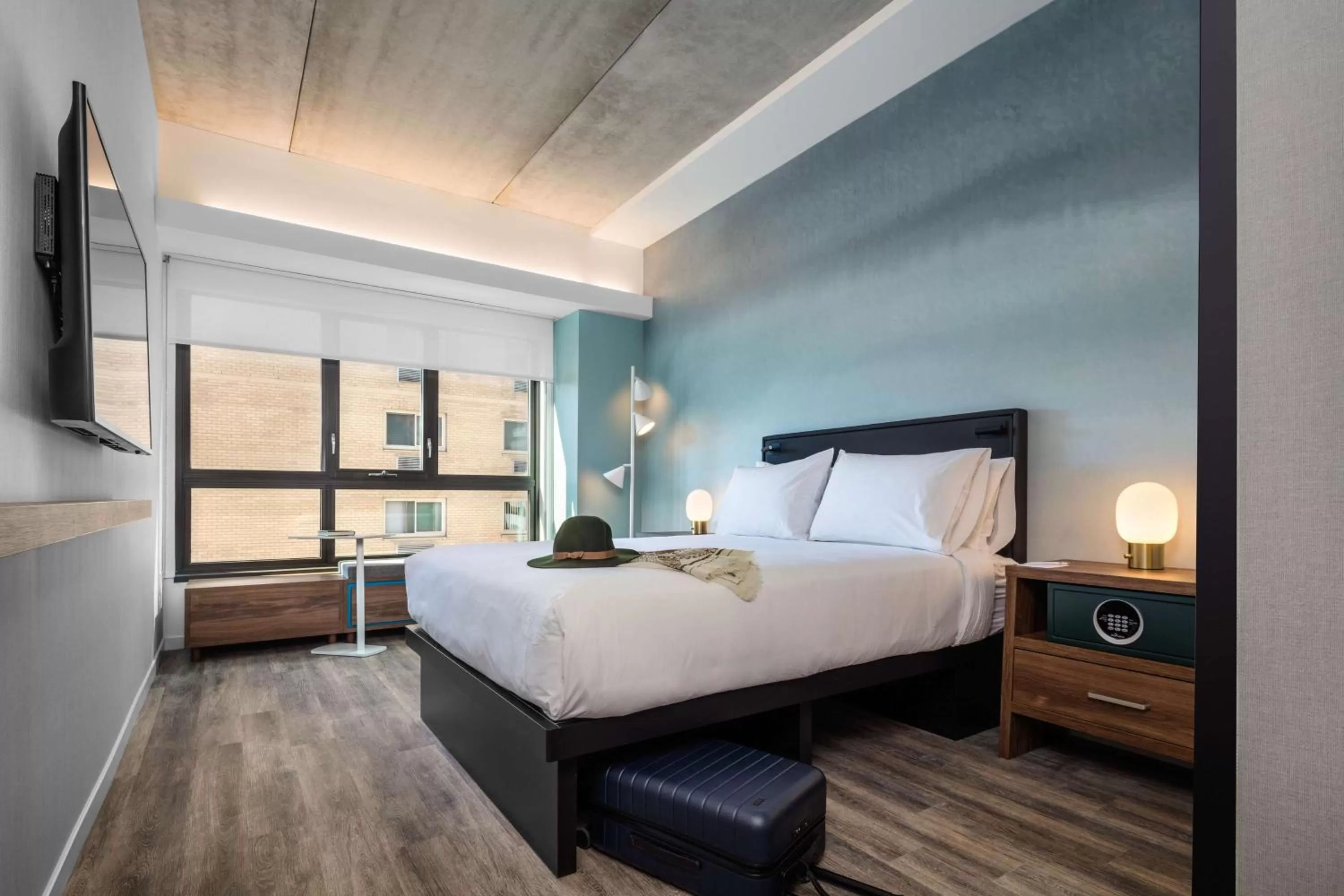 Queen Room in Motto by Hilton Philadelphia Rittenhouse Square