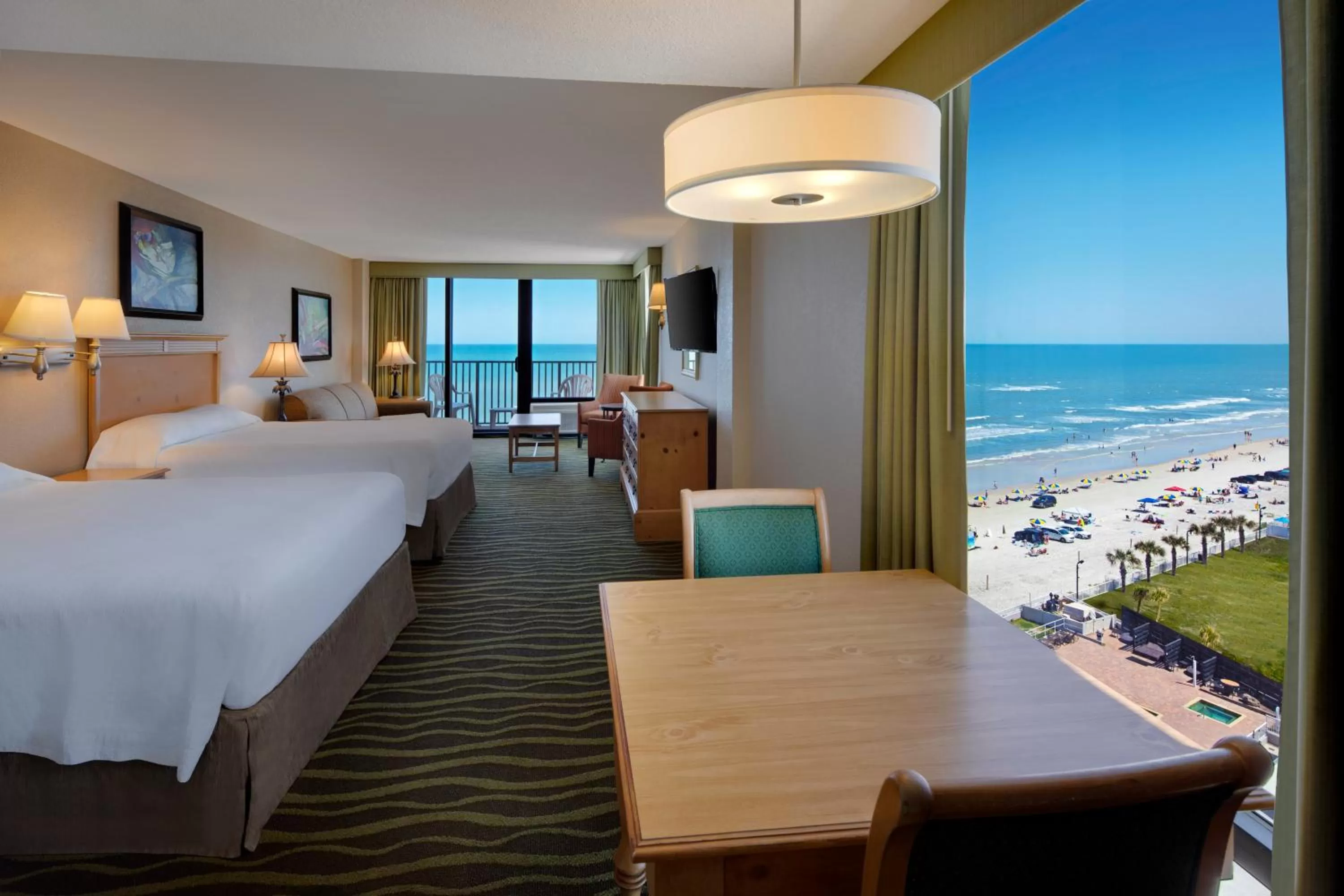 Deluxe Queen Room in Nautilus Inn - Daytona Beach