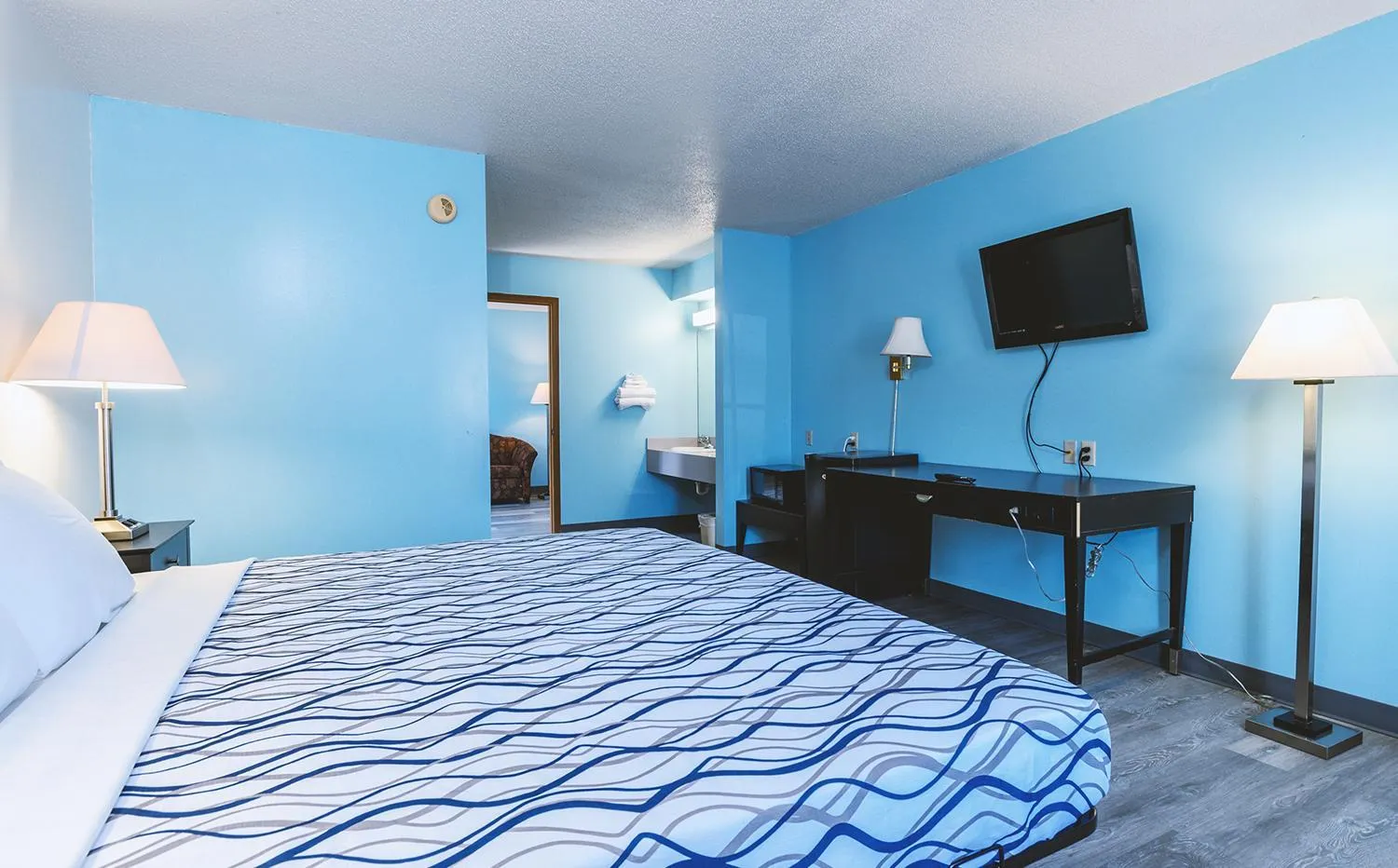 Standard Queen Room in Sky-Palace Inn & Suites Wellington