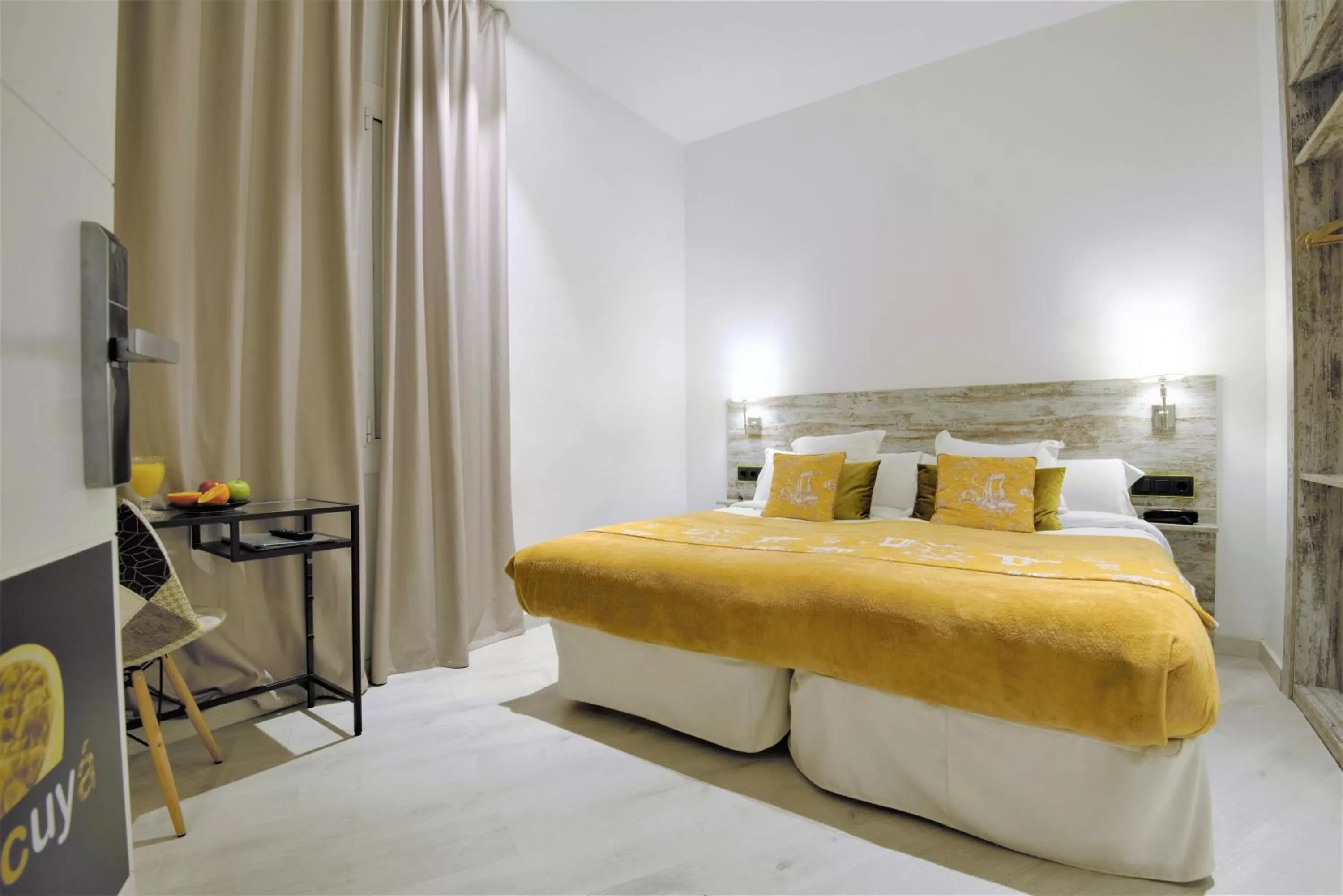 Twin Room in DreamKeys Barcelona City