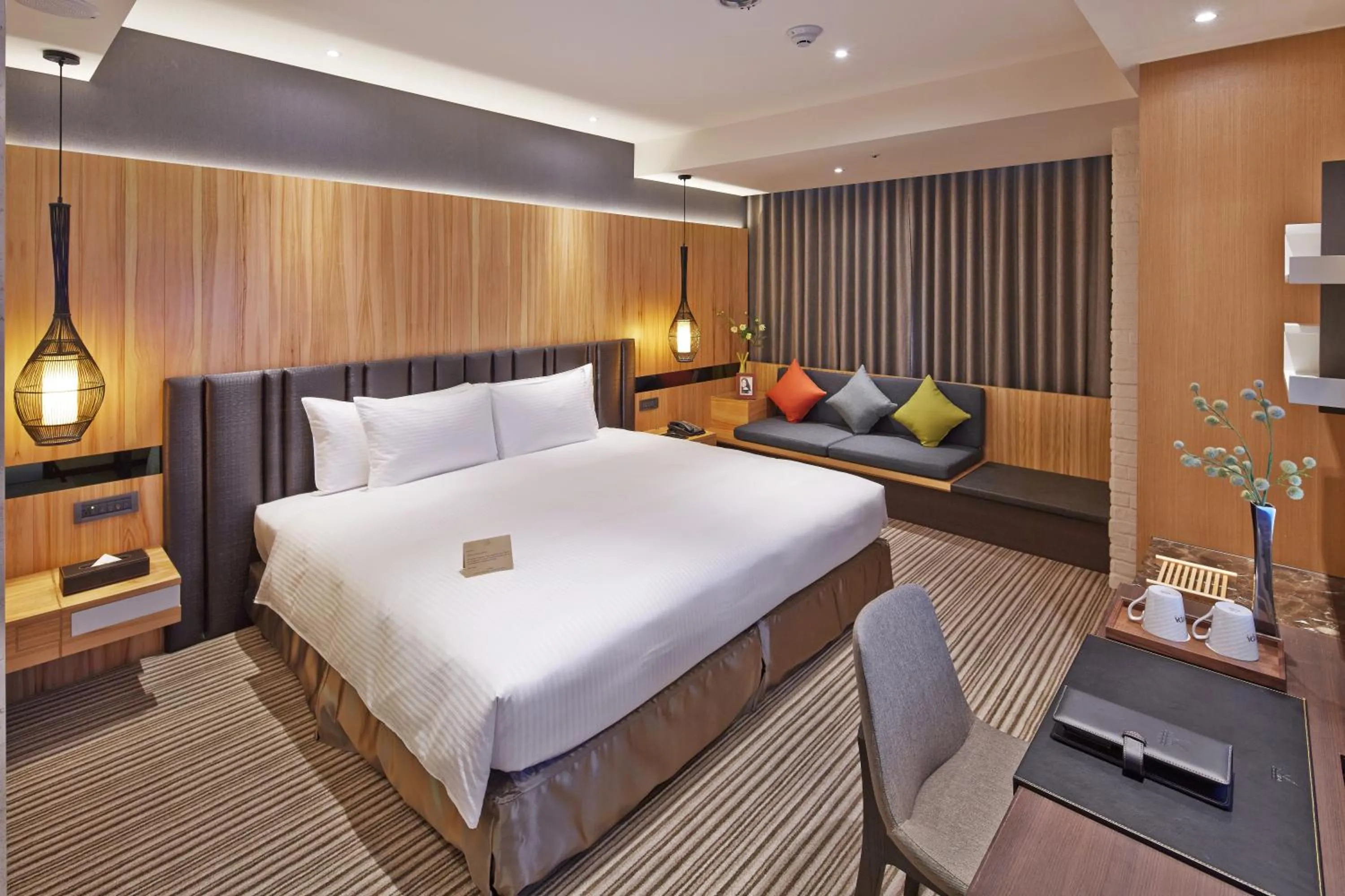 Deluxe Double Room with Bath in La Vida Hotel