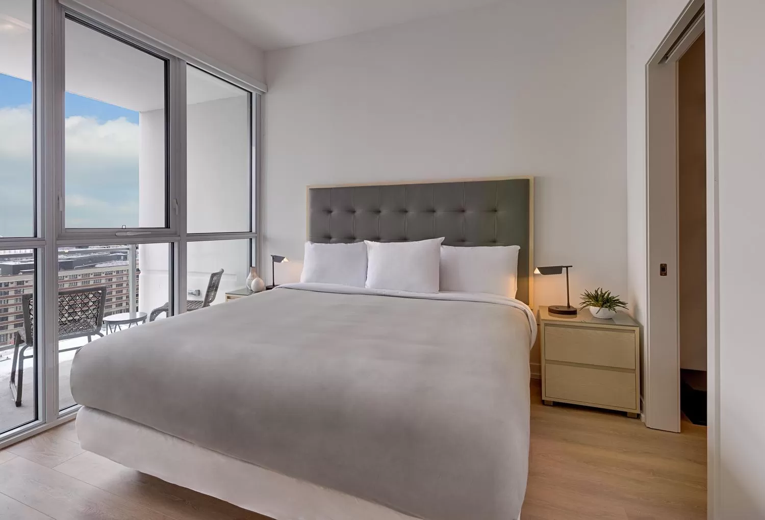 One-Bedroom Apartment in Level Chicago - River North