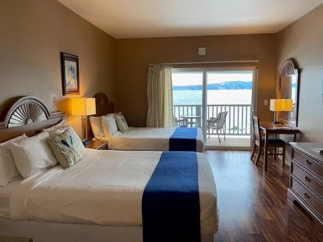 Double Room with Balcony and Sea View in The Waterfront at Potlatch