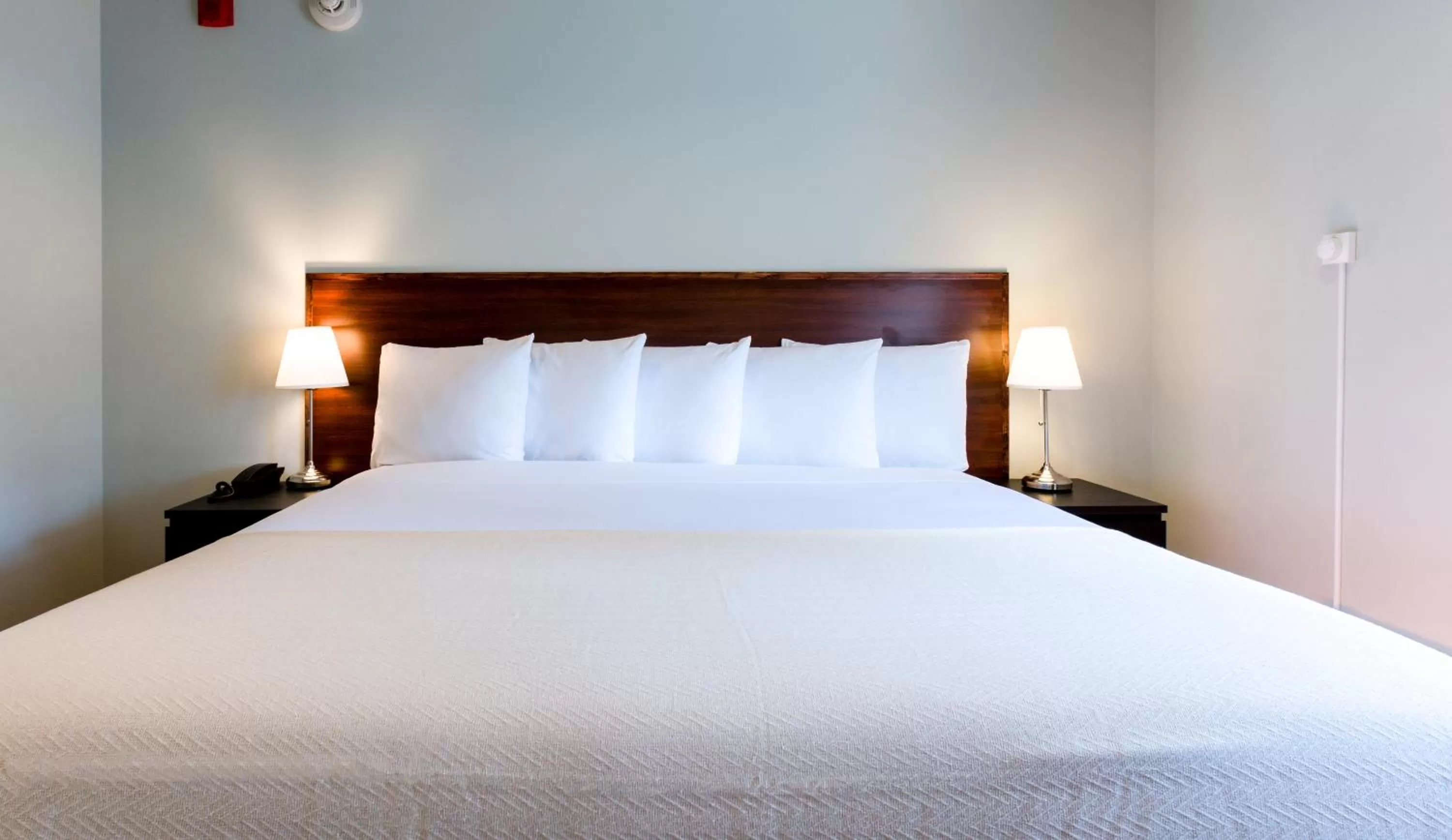 Superior King Room in LIC Hotel