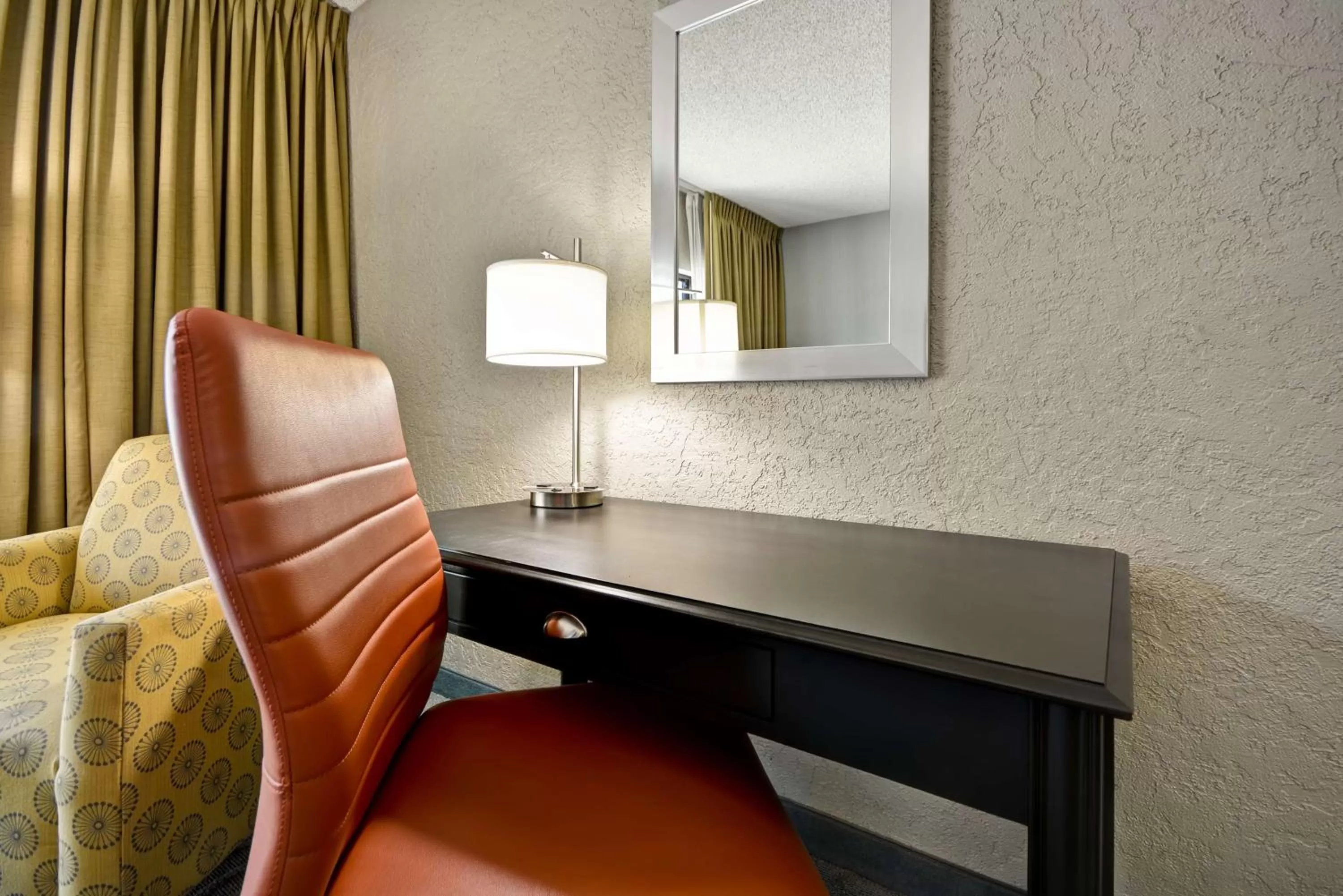 King Room - Hearing Access in DoubleTree by Hilton Phoenix North