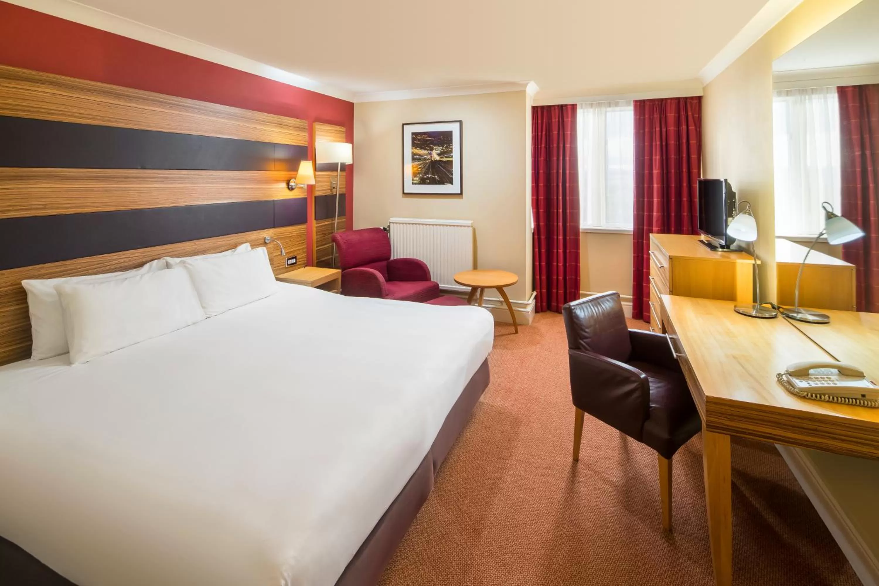 Premium Super King Room in Crowne Plaza Chester by IHG