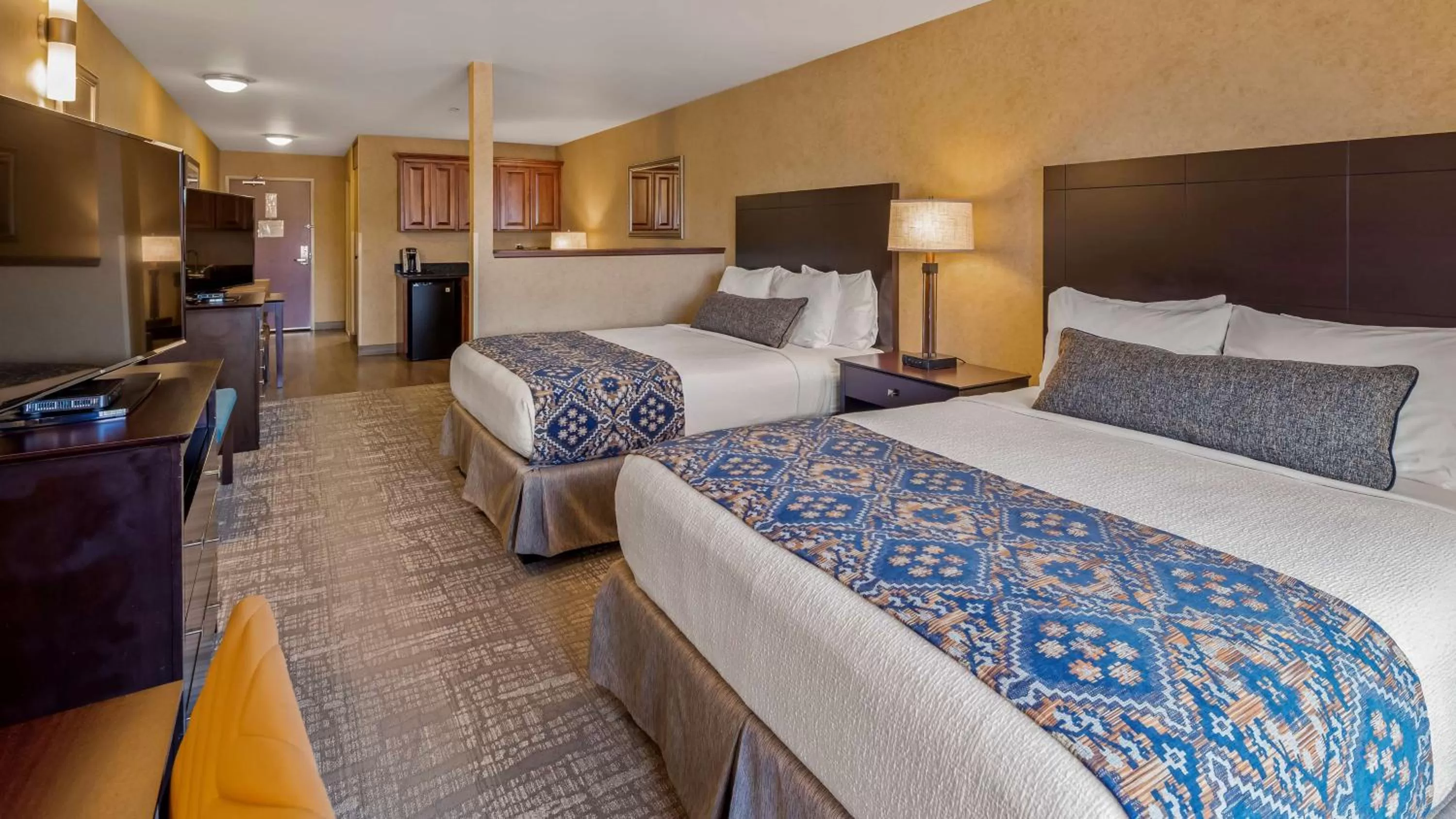 Queen Suite with Two Queen Beds in Best Western Plus Ponderay Mountain Lodge Sandpoint