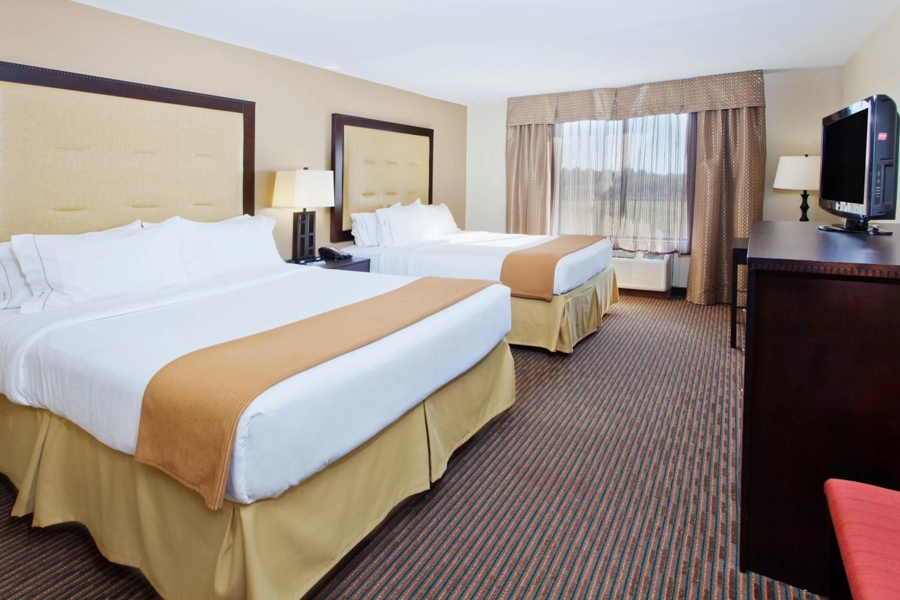 Standard Room with Two Queen Beds in Holiday Inn Express Hotel & Suites Cordele North by IHG