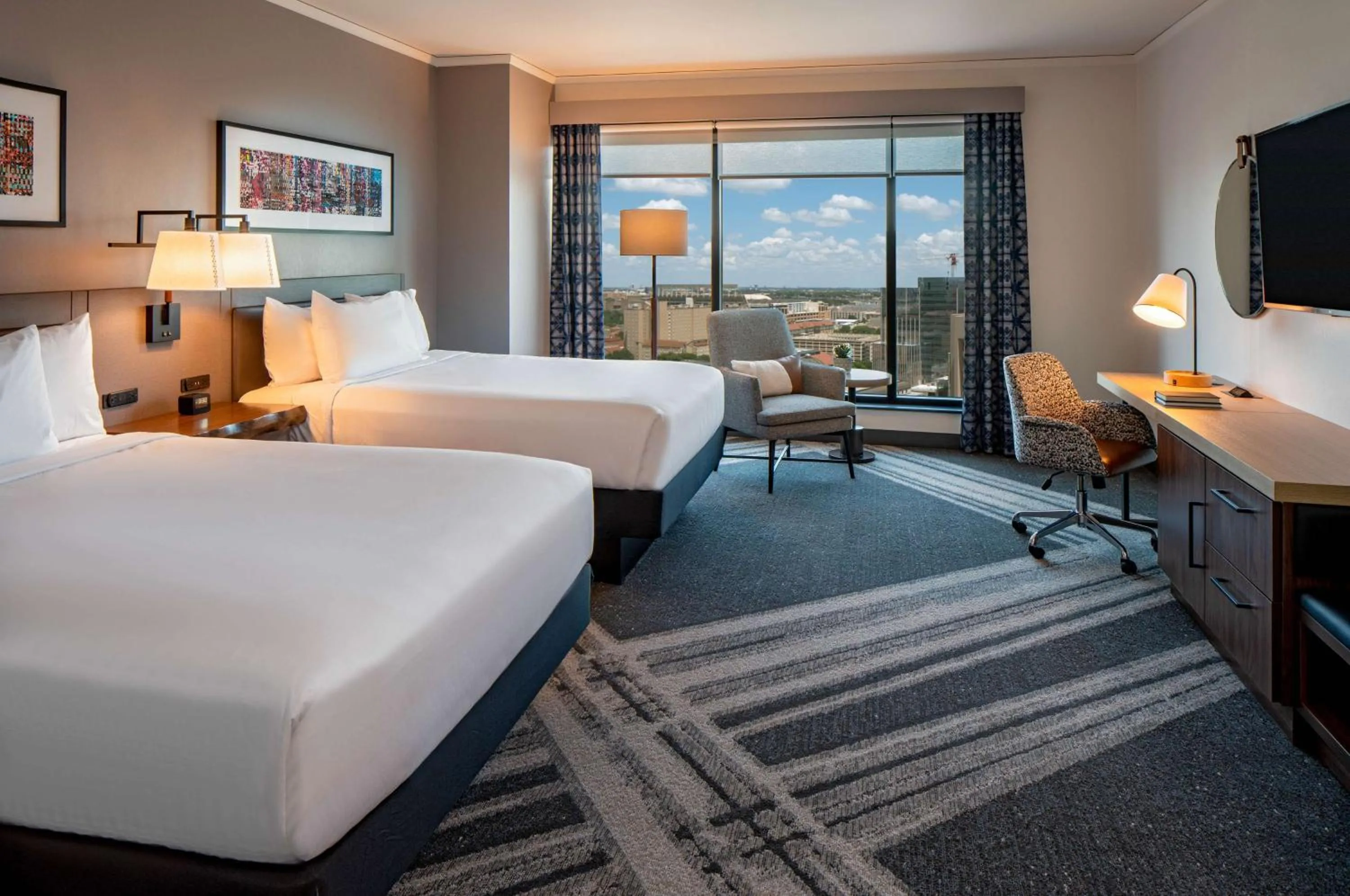 Deluxe Queen Room with Capitol View in Hilton Garden Inn Austin University Capitol District