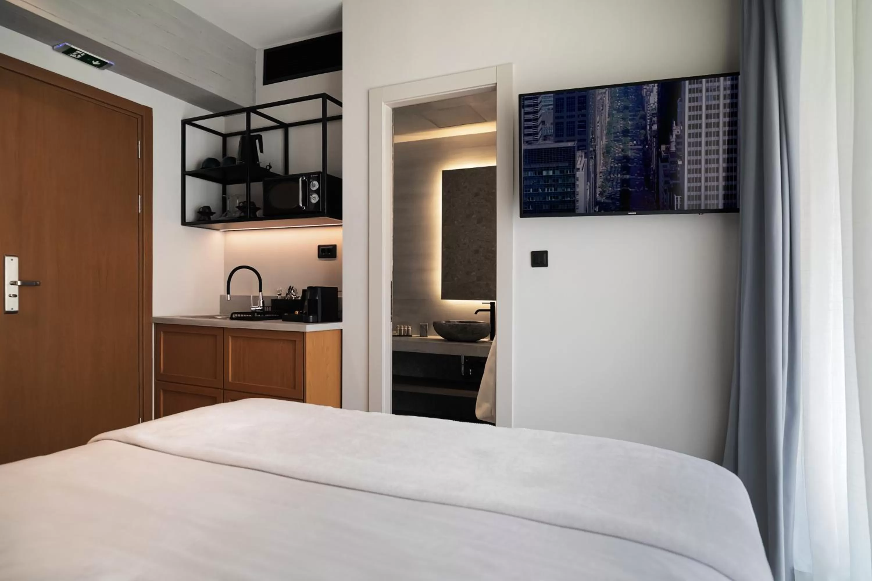 Junior Suite with Balcony in Bob W Athens Akadimia