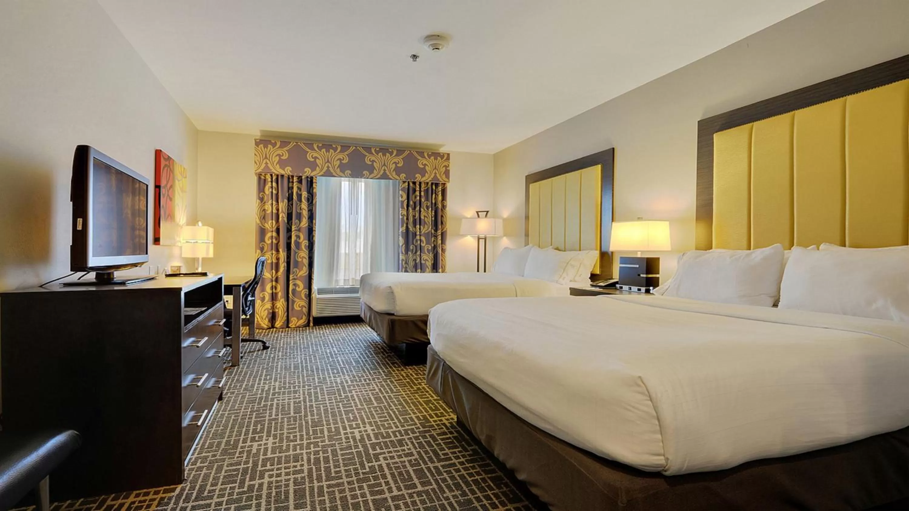 Standard Queen Room with Two Queen Beds in Holiday Inn Express & Suites Gonzales by IHG