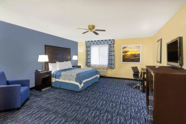 King Room - Non-Smoking in Days Inn by Wyndham Moab