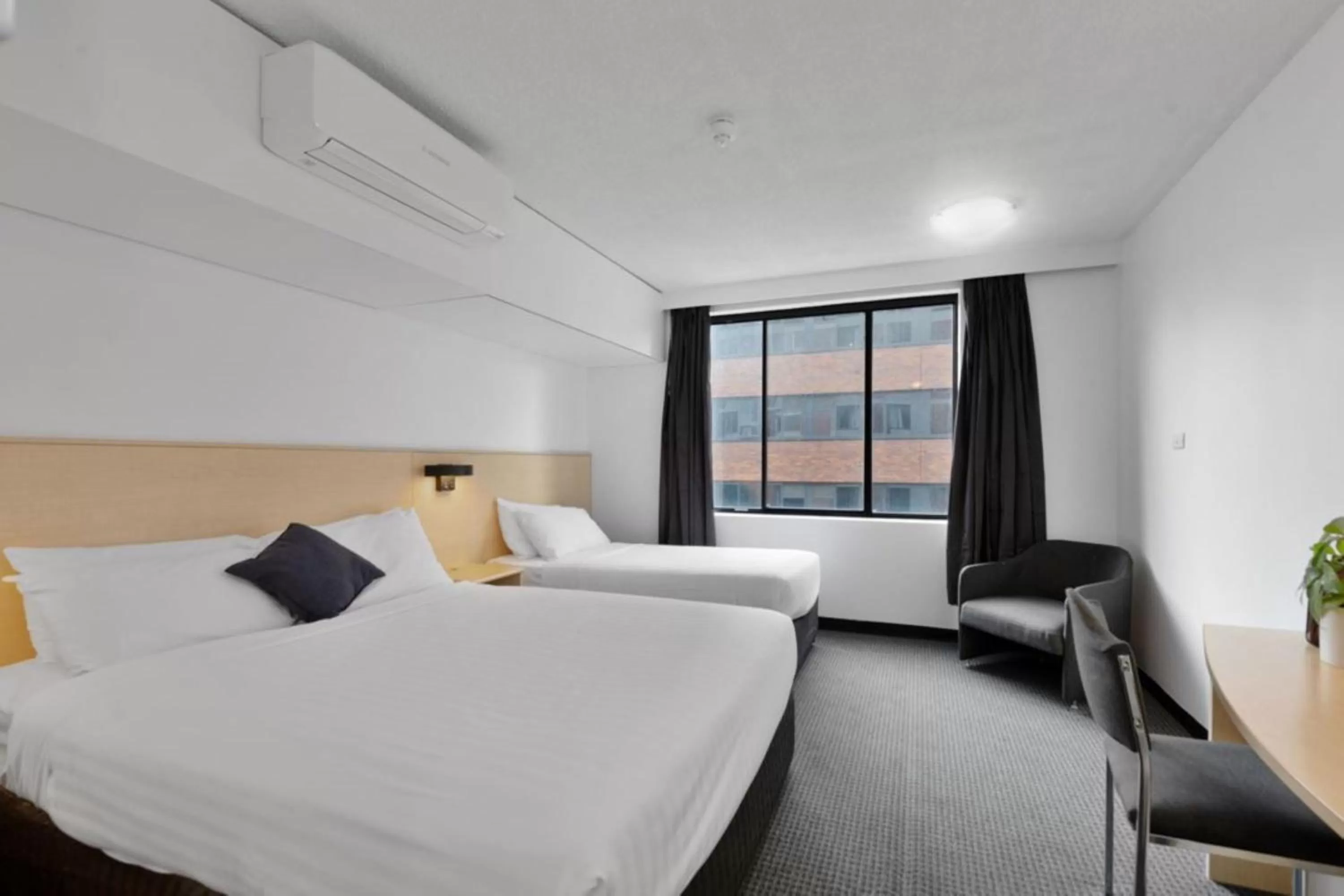 Deluxe Twin Room in Allurity Hotel